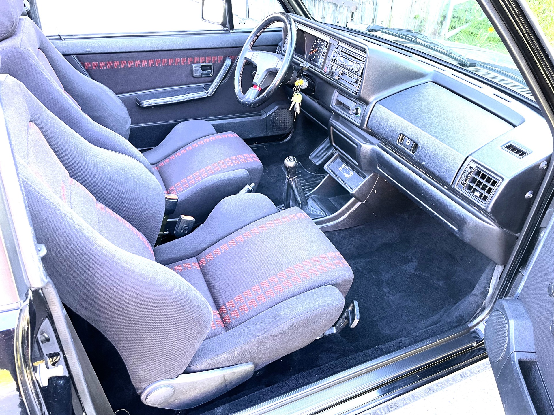 VW Golf Cabriolet 1800 Sport-Line-image-8