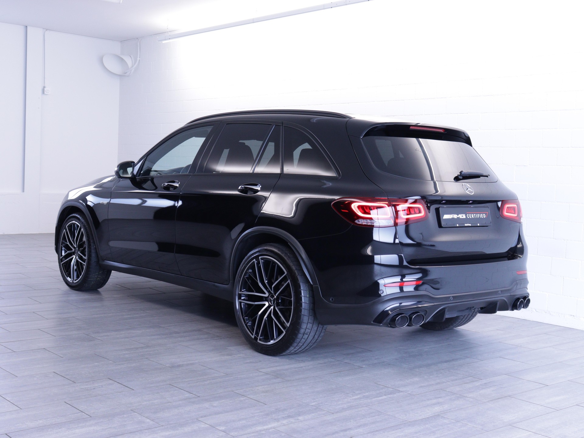 MERCEDES-BENZ GLC 43 AMG 4m-showroom-element-3
