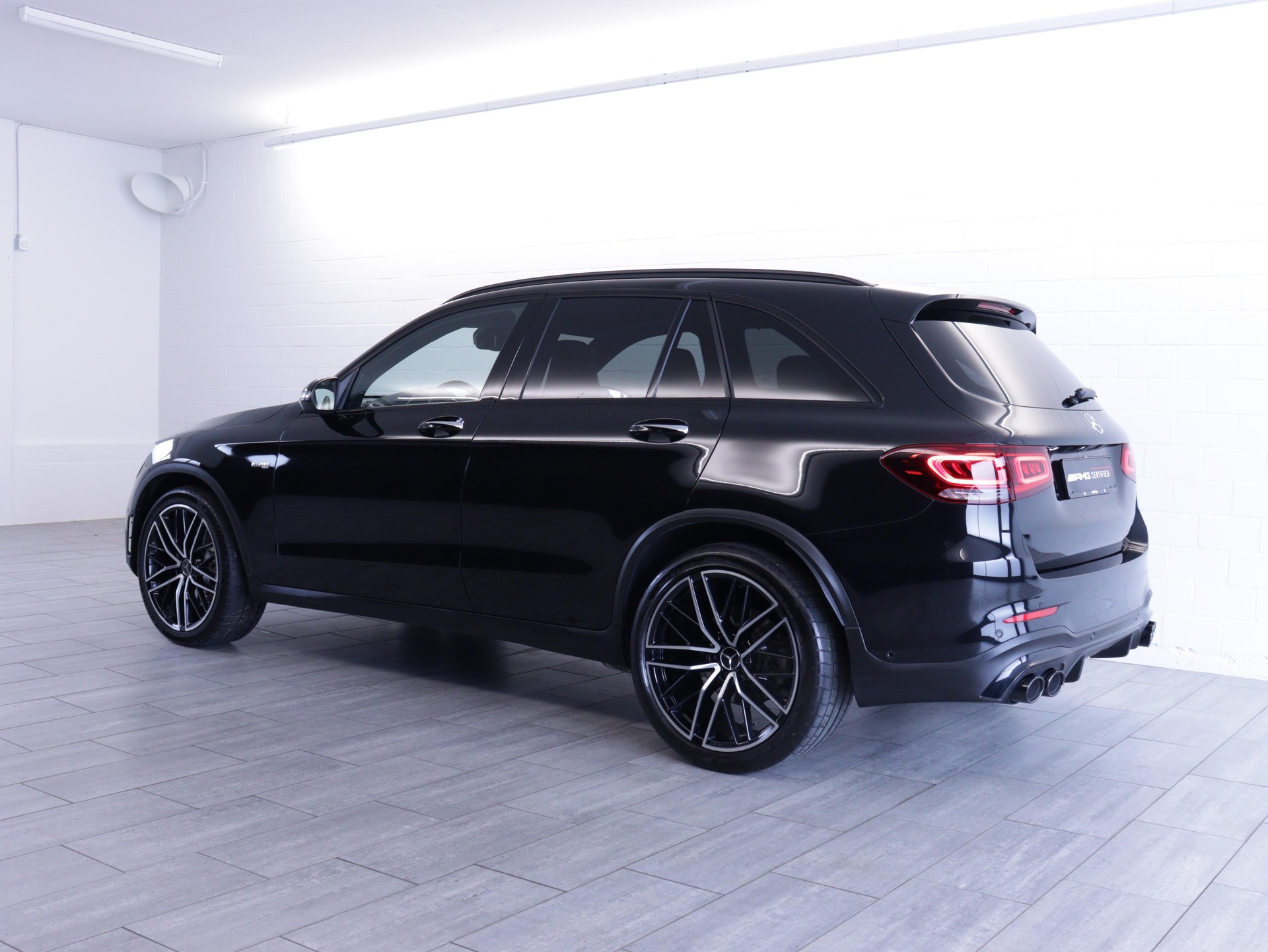 MERCEDES-BENZ GLC 43 AMG 4m-showroom-element-2