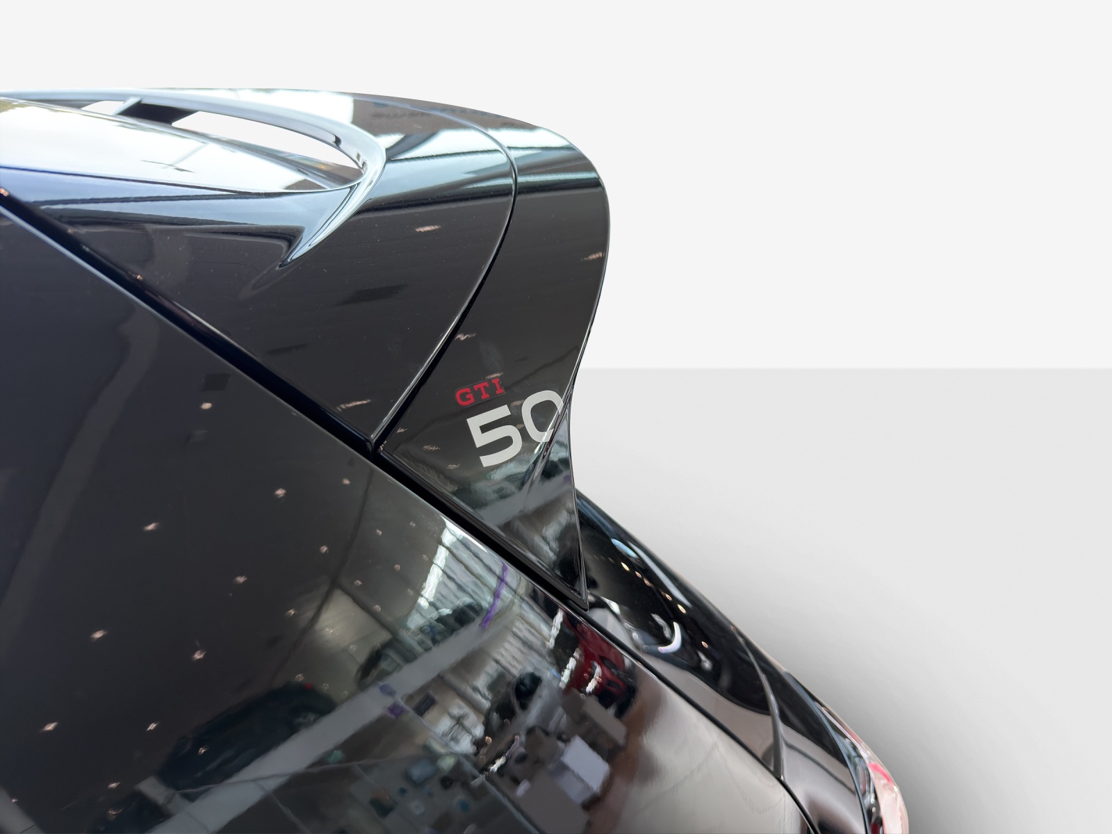 VW Golf 2.0 TSI GTI Edition 50 DSG-image-14