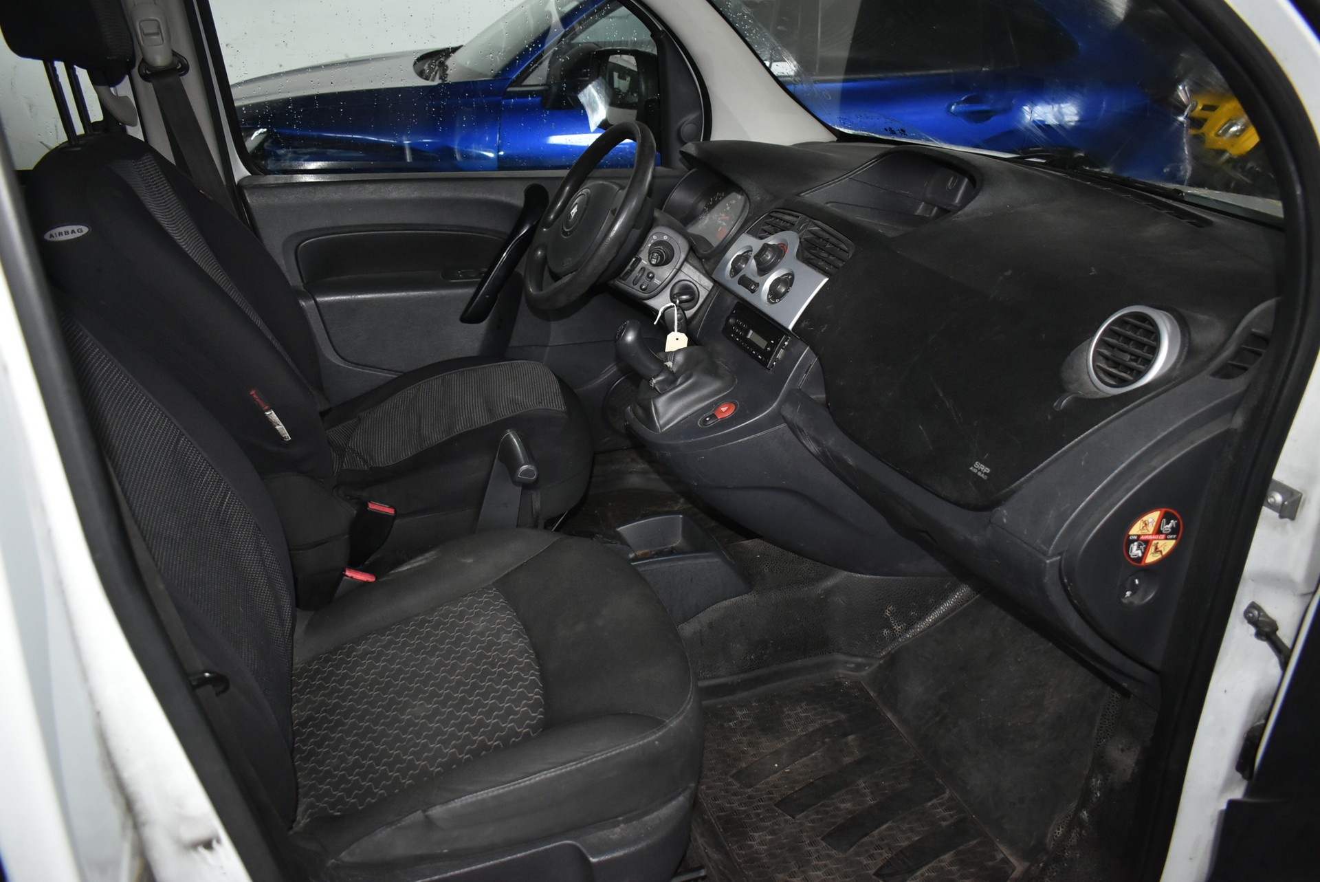 RENAULT Kangoo Maxi dCi 90 5 Plätze / 5 places-image-1