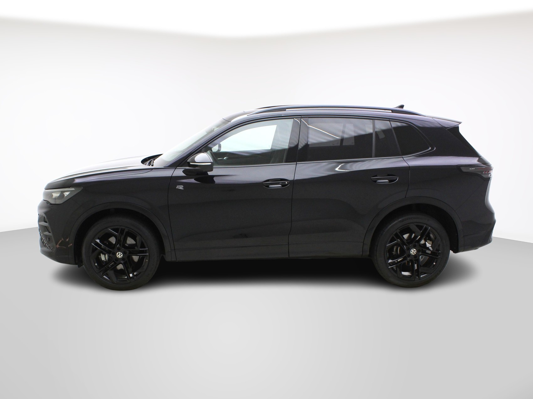 VW Tiguan 2.0 TSI DSG R-Line Black Style 4Motion (2025)-showroom-element-2