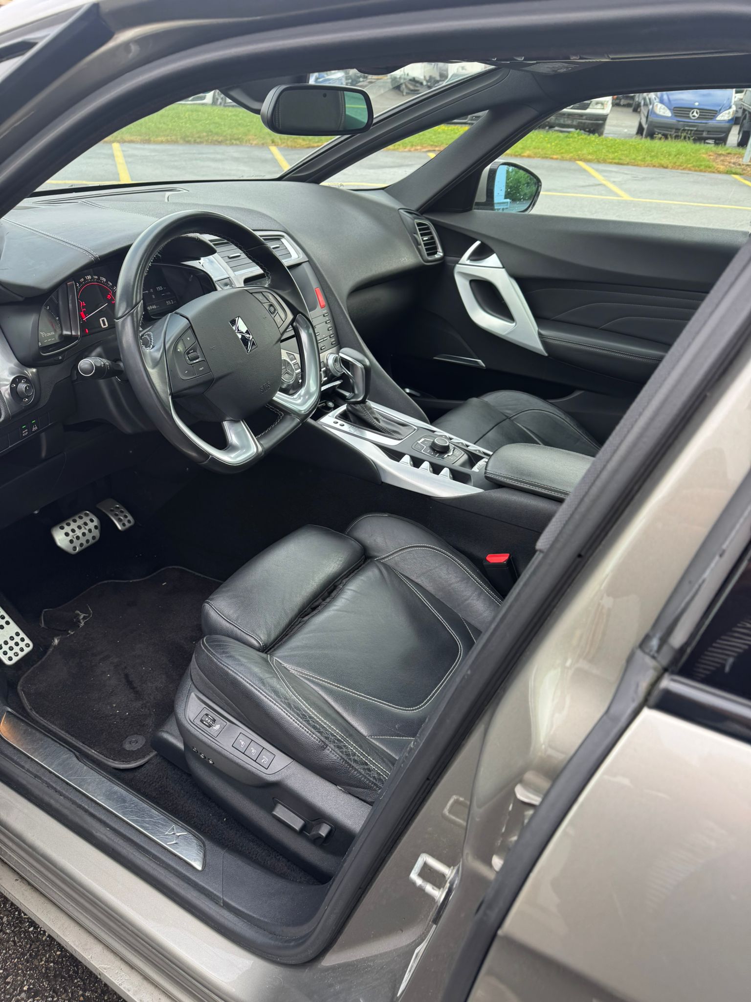 DS AUTOMOBILES DS5 2.0 HDi SO Chic Automatic-image-4