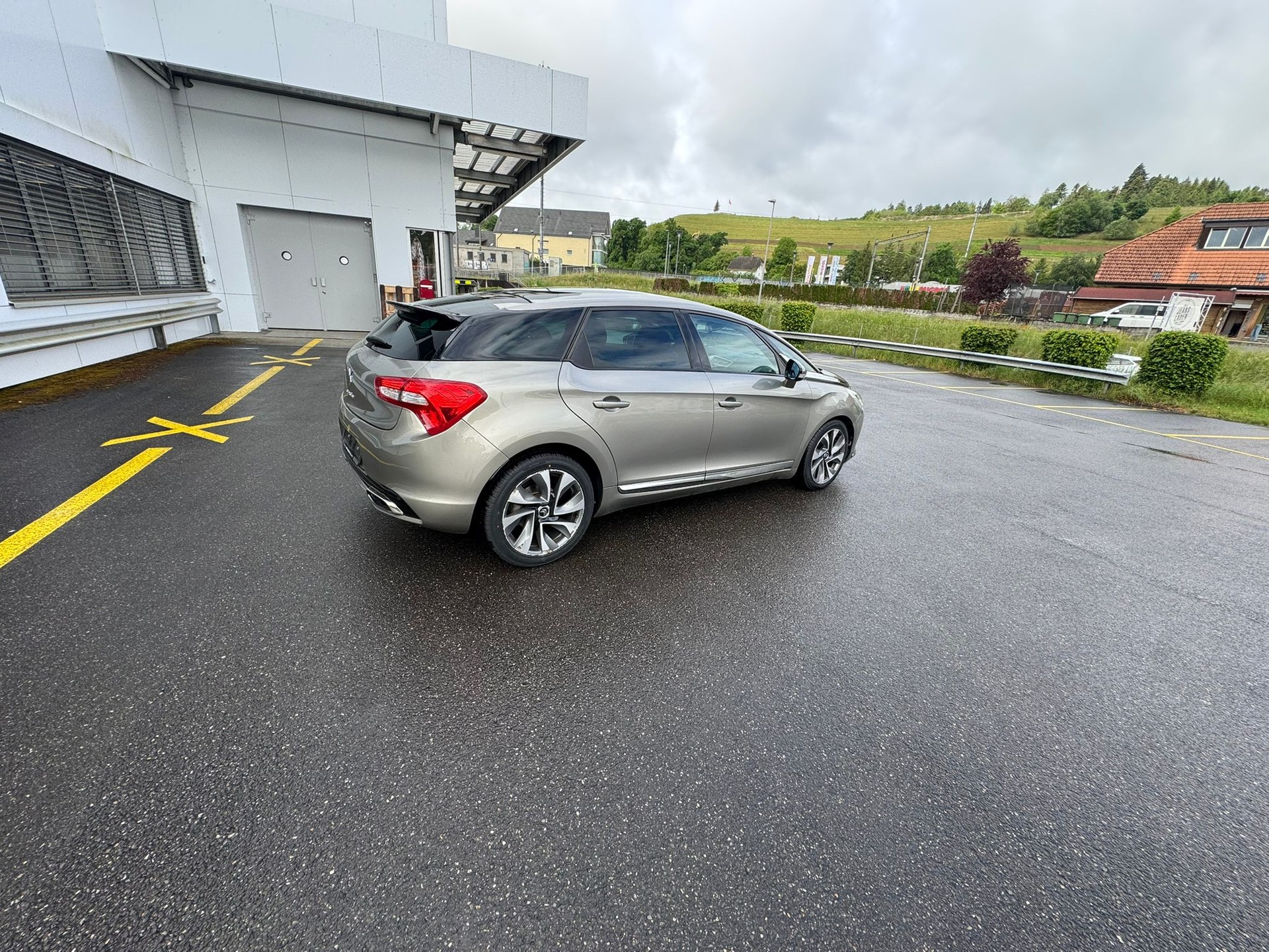 DS AUTOMOBILES DS5 2.0 HDi SO Chic Automatic-image-3