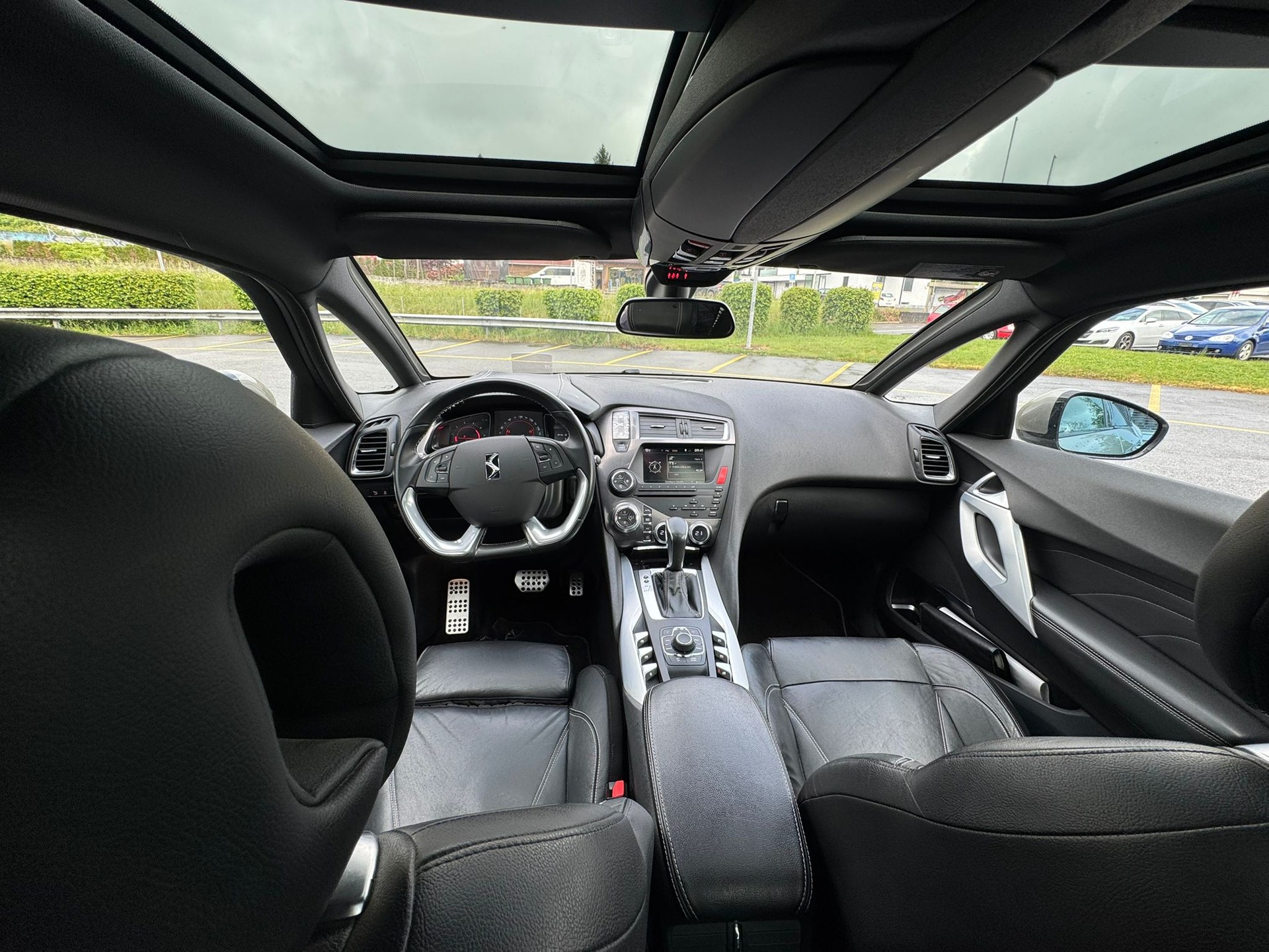 DS AUTOMOBILES DS5 2.0 HDi SO Chic Automatic-image-9