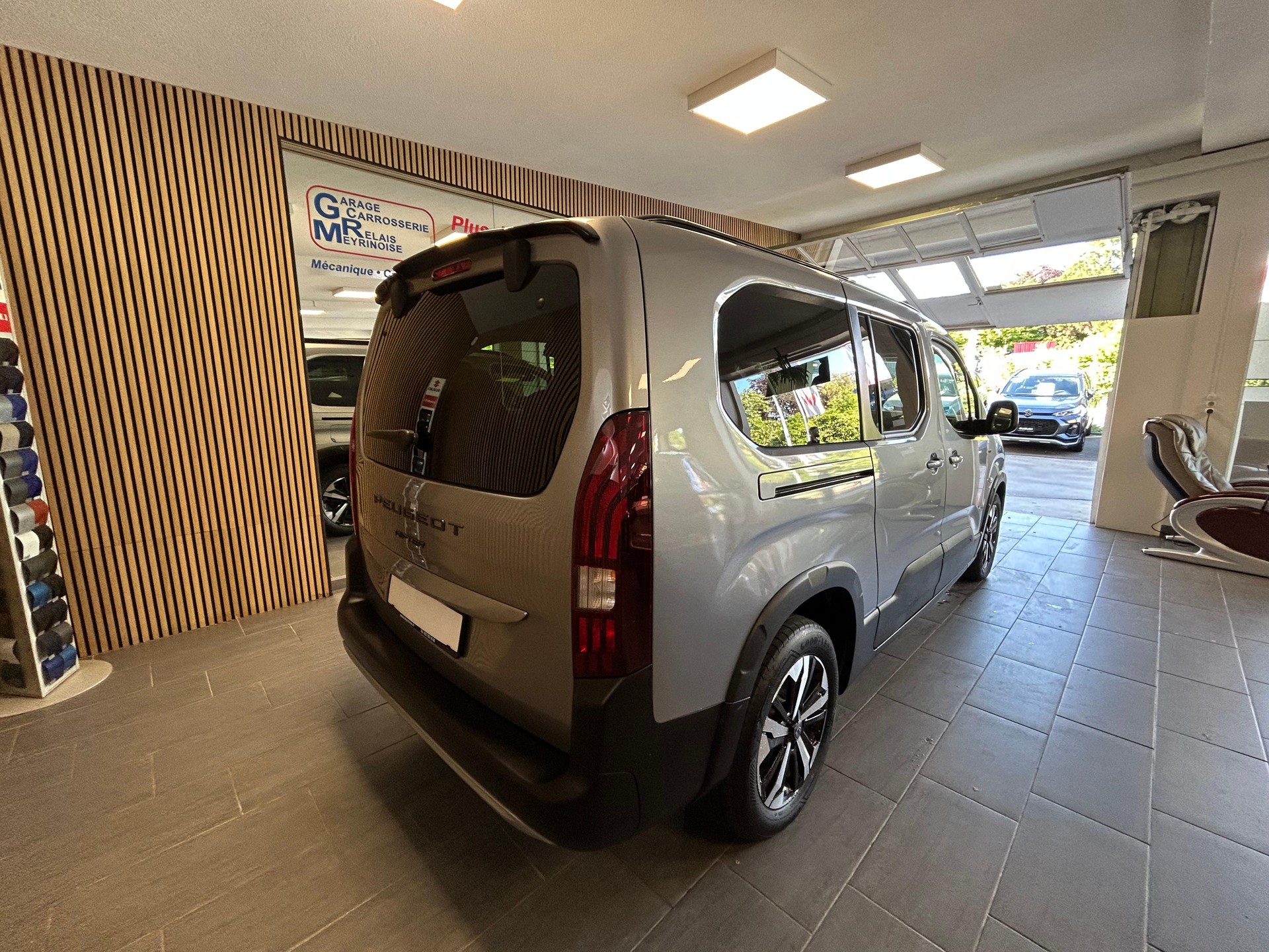 PEUGEOT Rifter Long 1.5 BlueHDi 130 Allure 7 PLACES/ 7 PLATZ-image-6