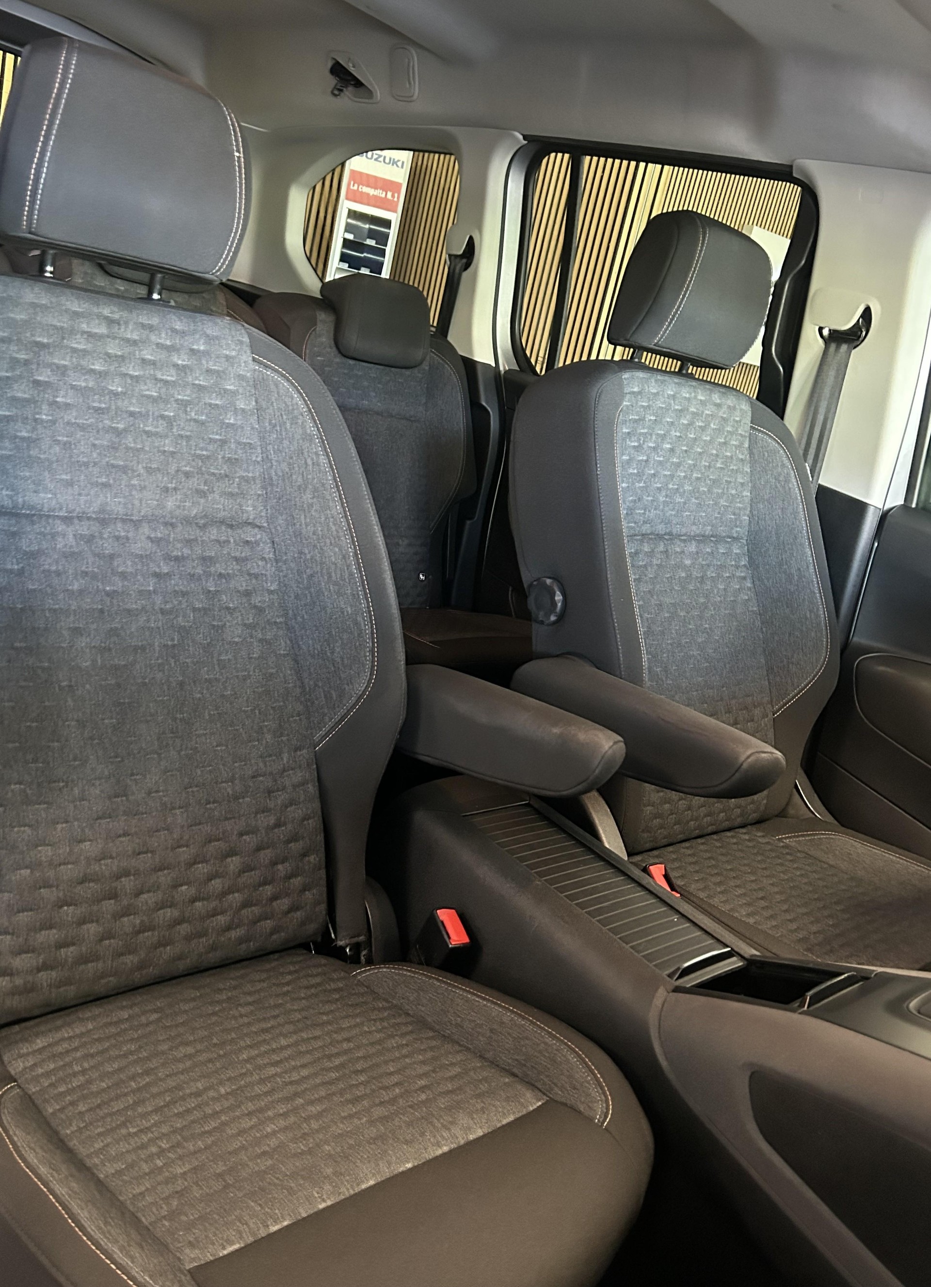 PEUGEOT Rifter Long 1.5 BlueHDi 130 Allure 7 PLACES/ 7 PLATZ-image-14