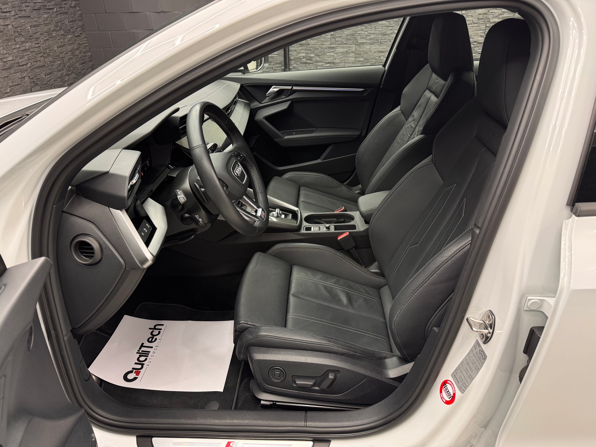 AUDI S3 Sportback 2.0 TFSI quattro S-tronic-image-6