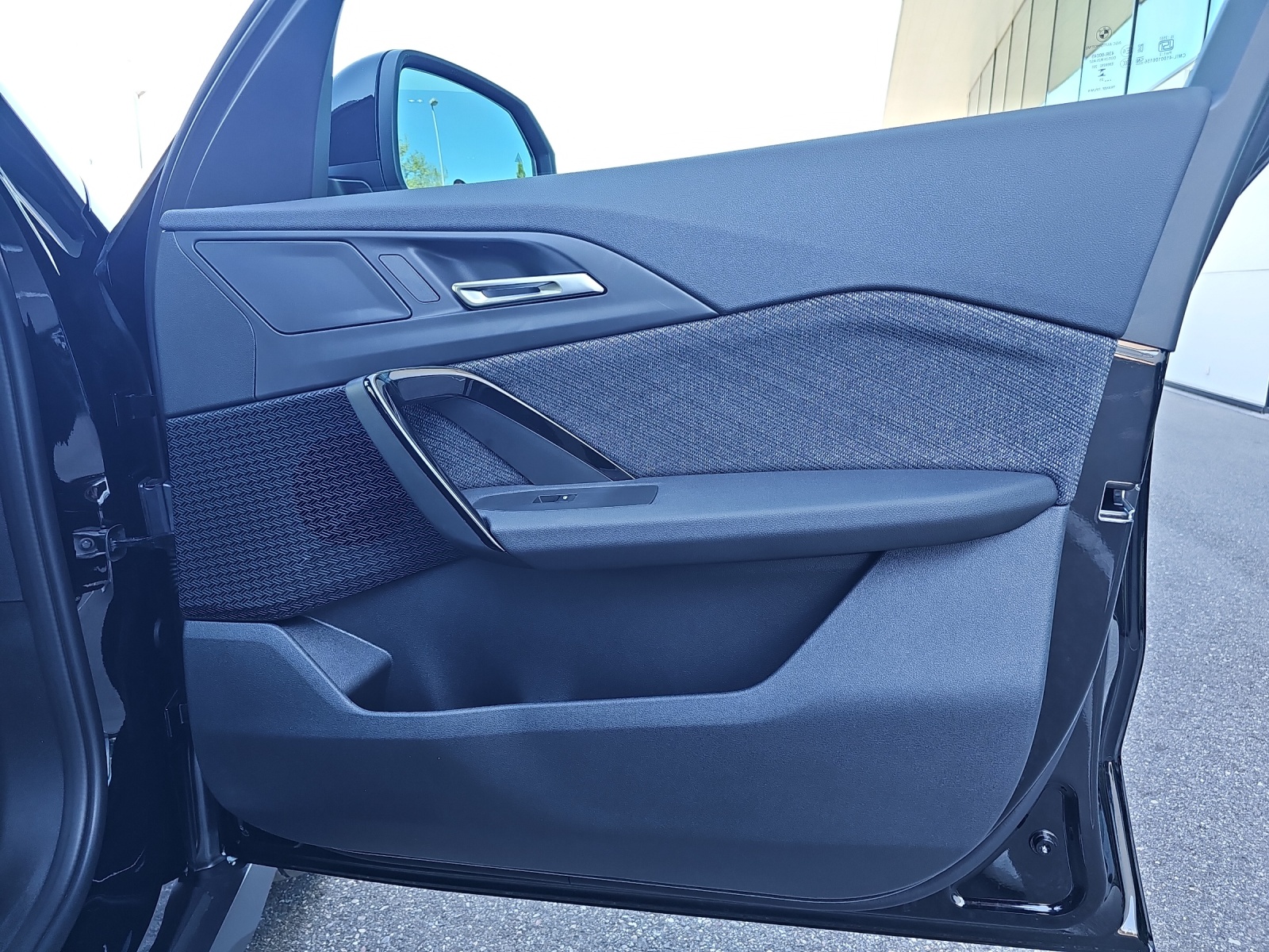 BMW X1 sDrive 18i-image-17