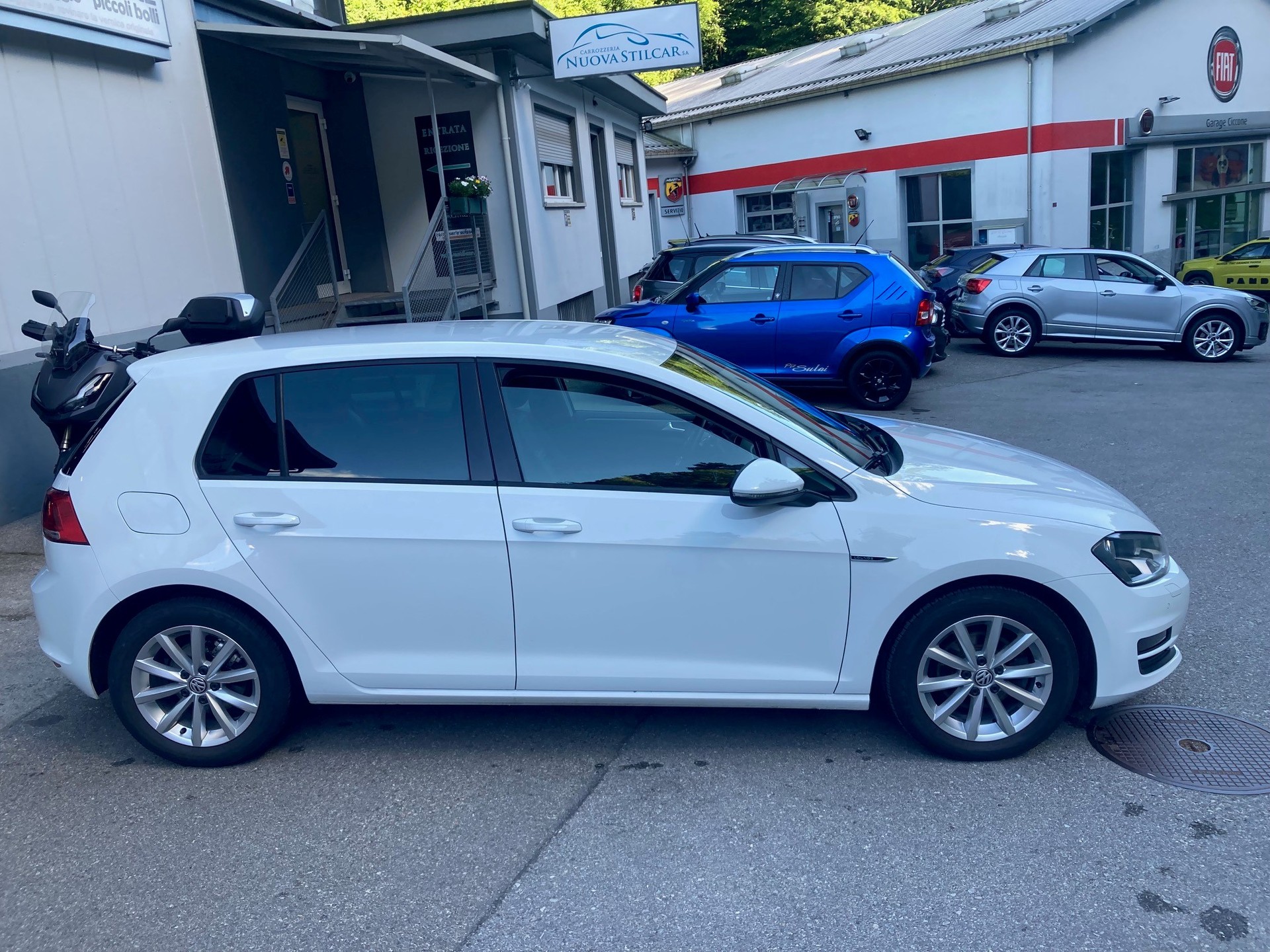 VW Golf 1.2 TSI Lounge-image-3