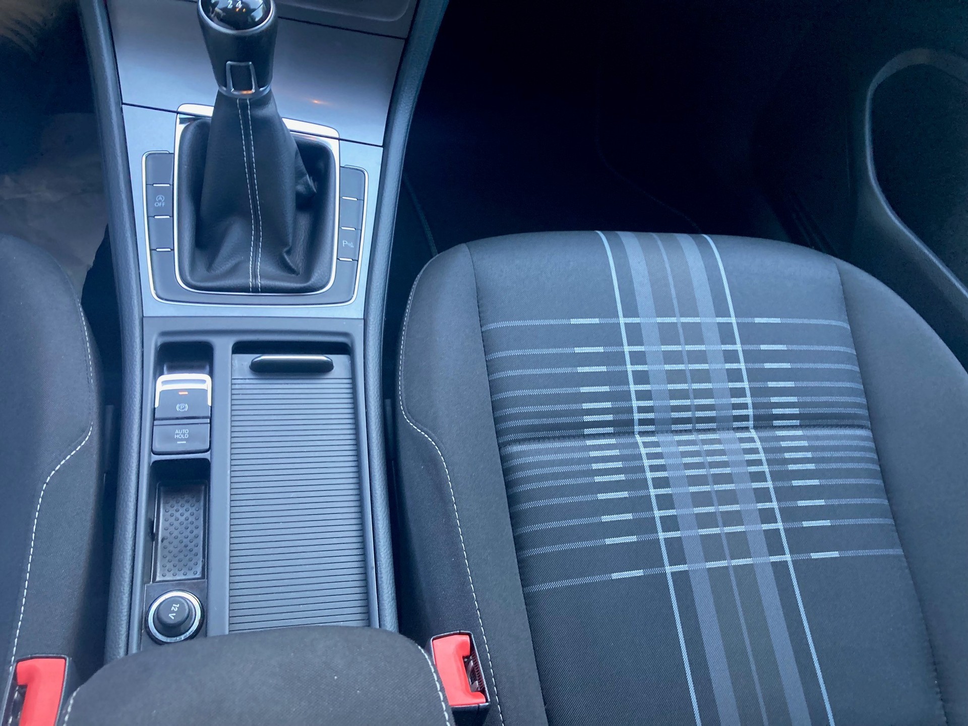 VW Golf 1.2 TSI Lounge-image-8