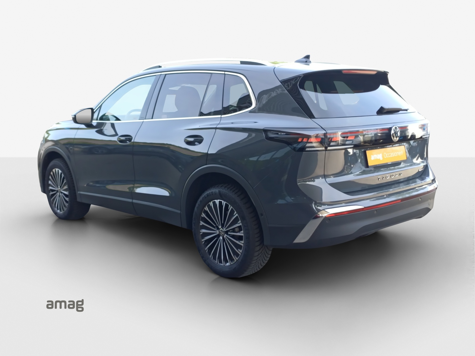 VW Tiguan 2.0 TSI DSG Elegance 4Motion-image-2