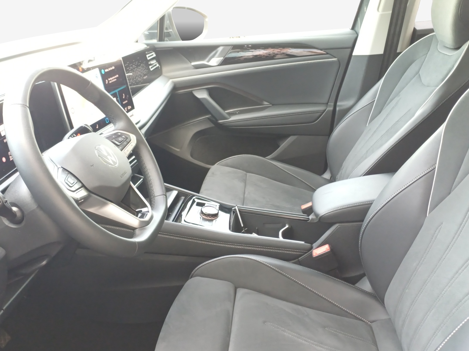 VW Tiguan 2.0 TSI DSG Elegance 4Motion-image-7