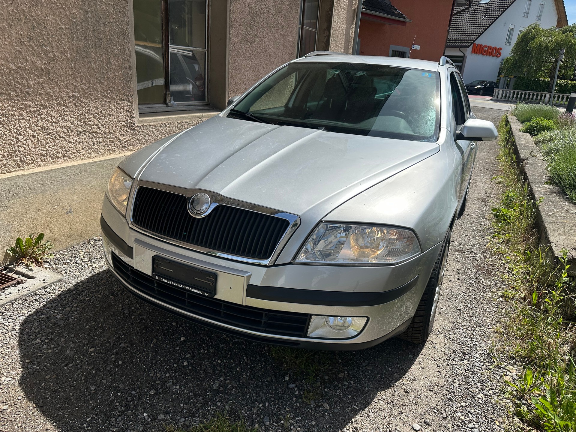 SKODA Octavia 1.9 TDI Adventure 4x4-image-1