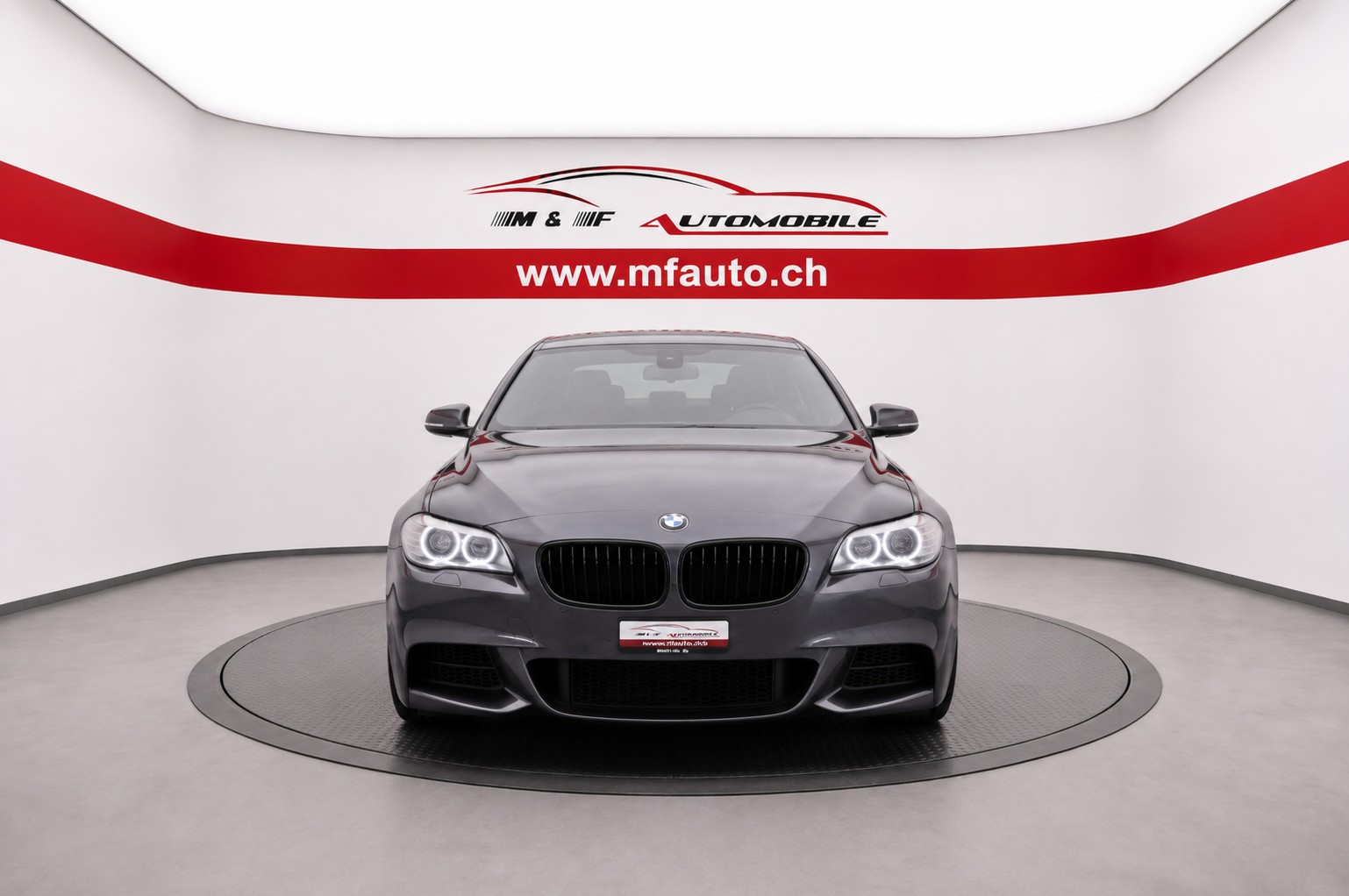 BMW M 550d xDrive M-Sport-showroom-element-2