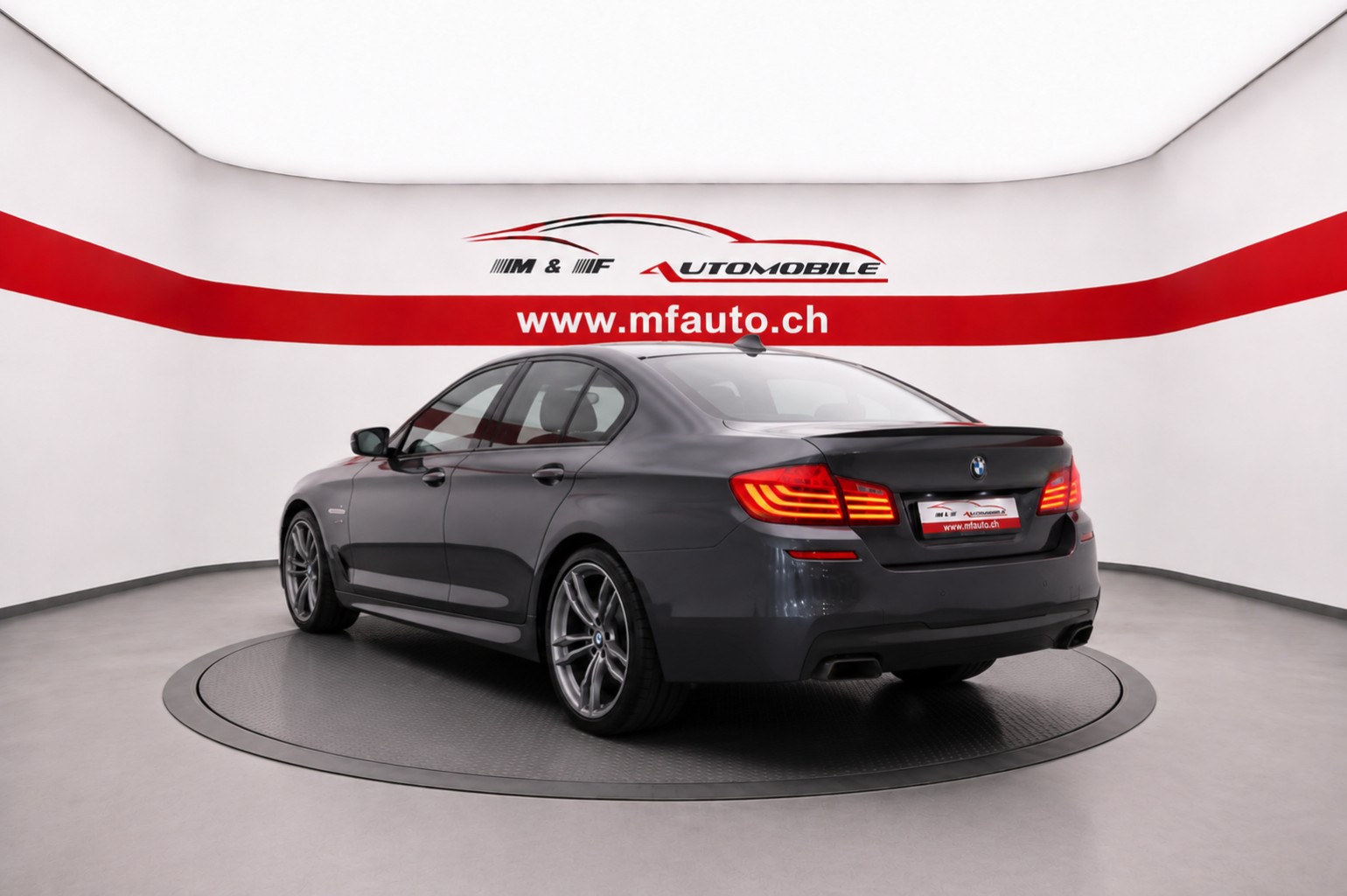 BMW M 550d xDrive M-Sport-showroom-element-3
