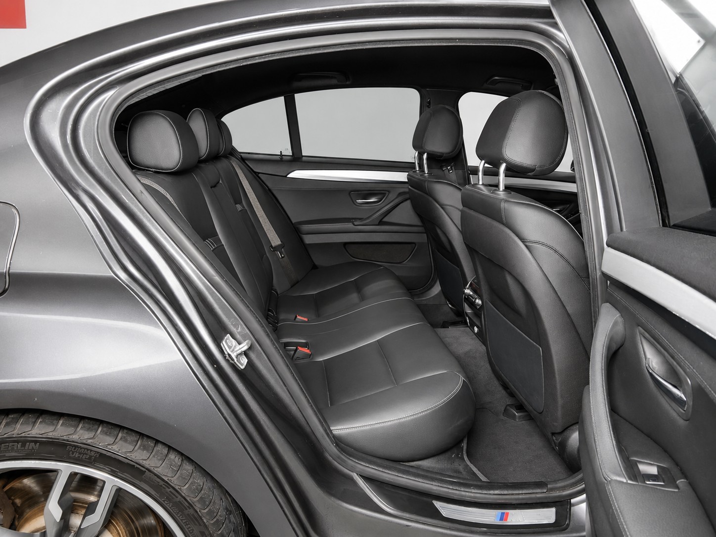 BMW M 550d xDrive M-Sport-image-10