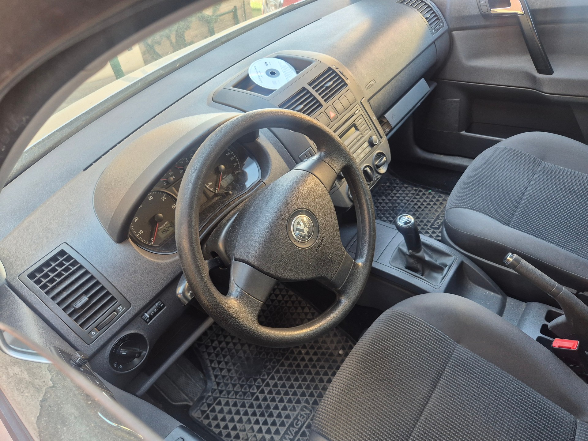 VW Polo 1.4 16V Young&Fresh-image-2