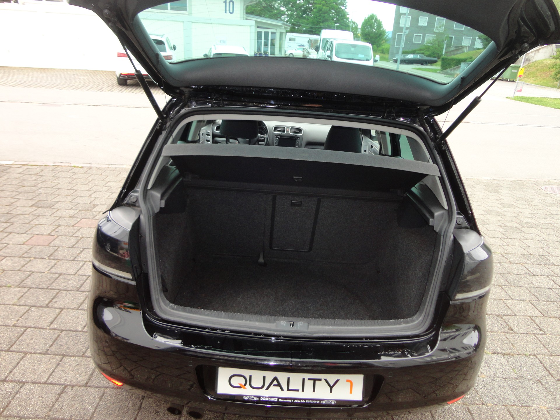 VW Golf 2.0 TDI BlueMotion Technology Highline-image-10