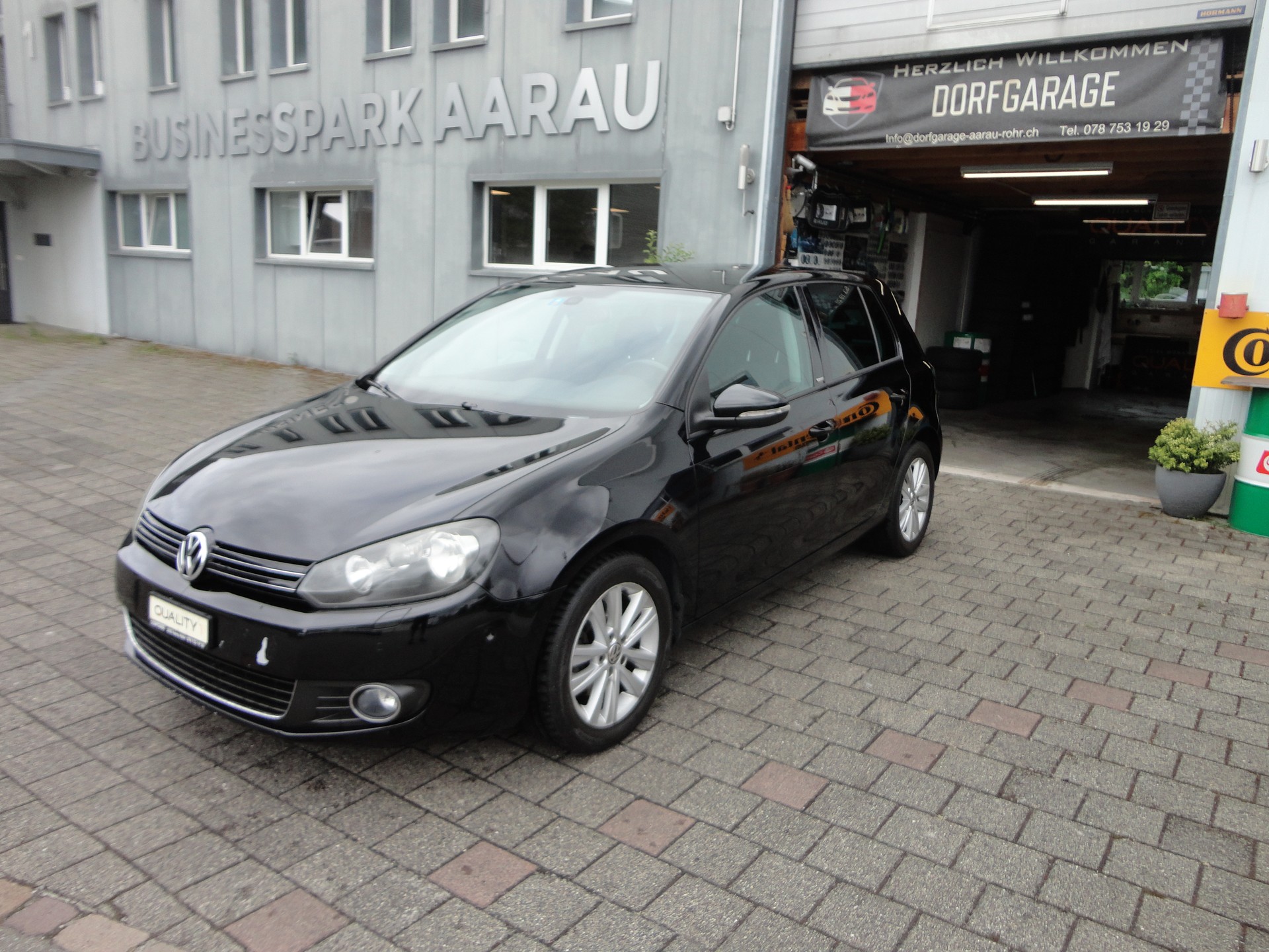VW Golf 2.0 TDI BlueMotion Technology Highline-image-0