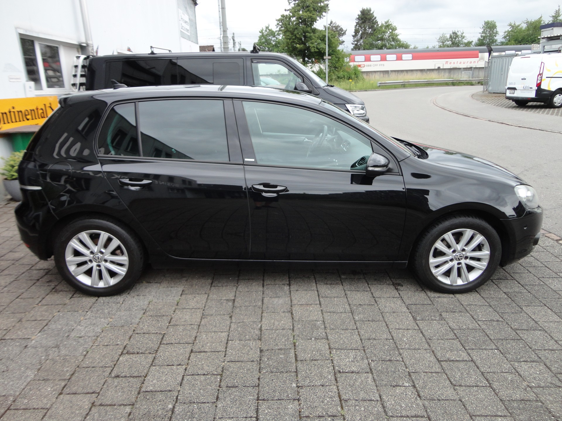 VW Golf 2.0 TDI BlueMotion Technology Highline-image-5