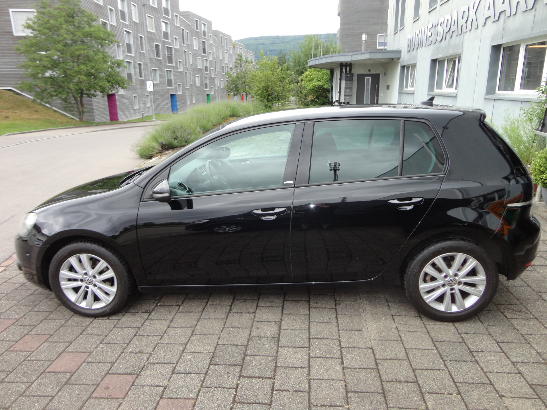 VW Golf 2.0 TDI BlueMotion Technology Highline-image-1