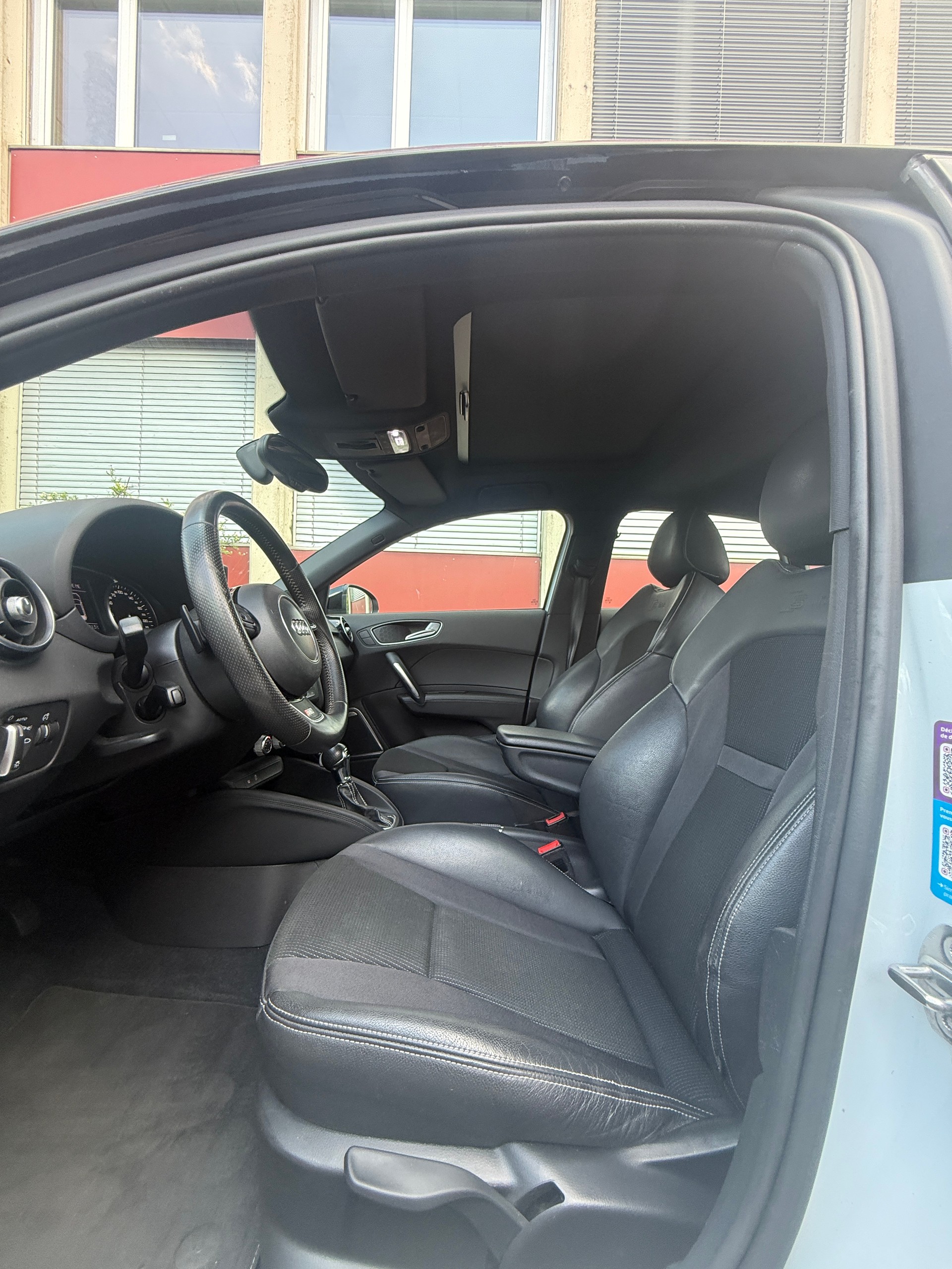 AUDI A1 Sportback Sport 1.4 TFSI Ambition S-tronic-image-17