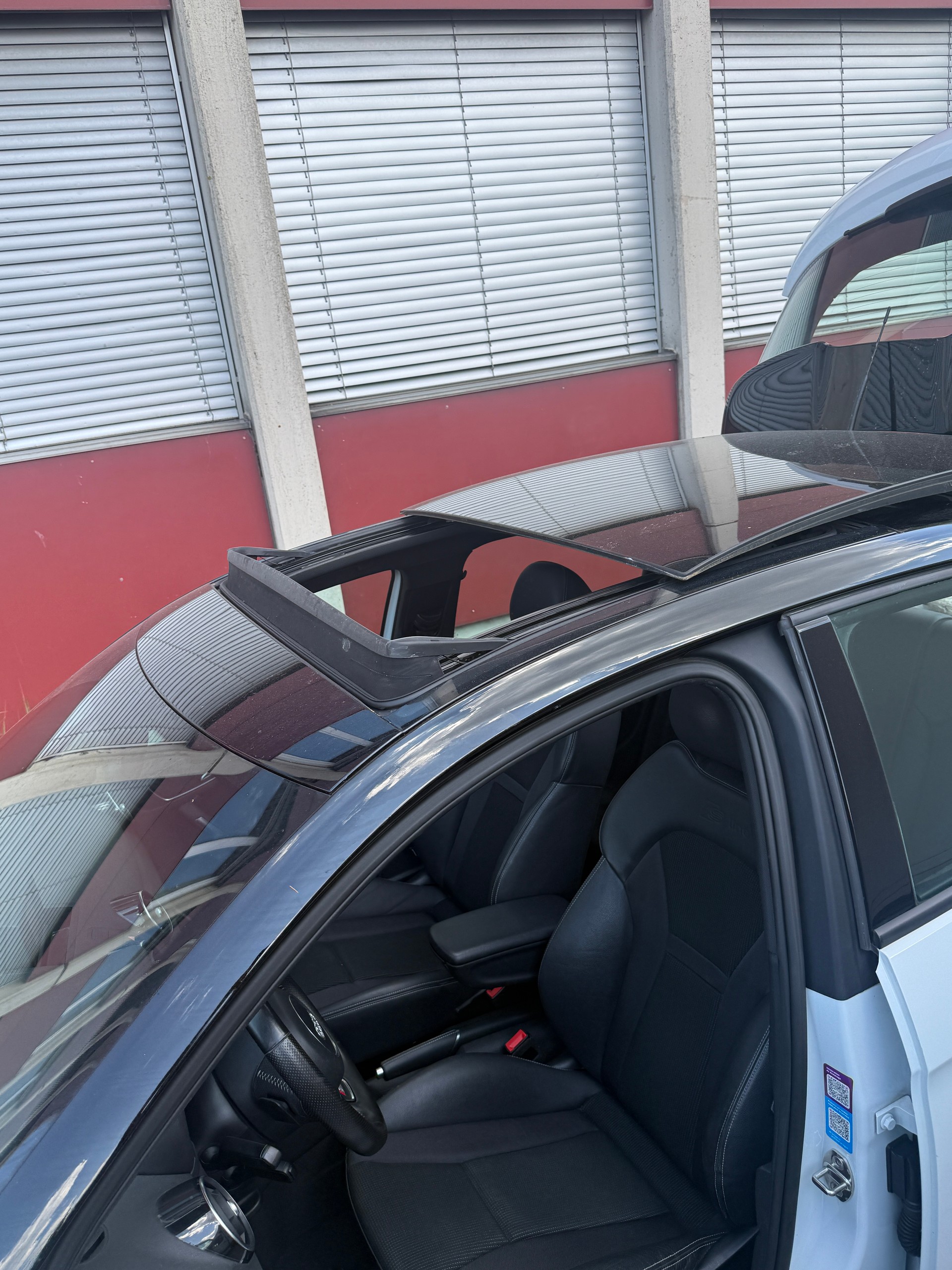 AUDI A1 Sportback Sport 1.4 TFSI Ambition S-tronic-image-4