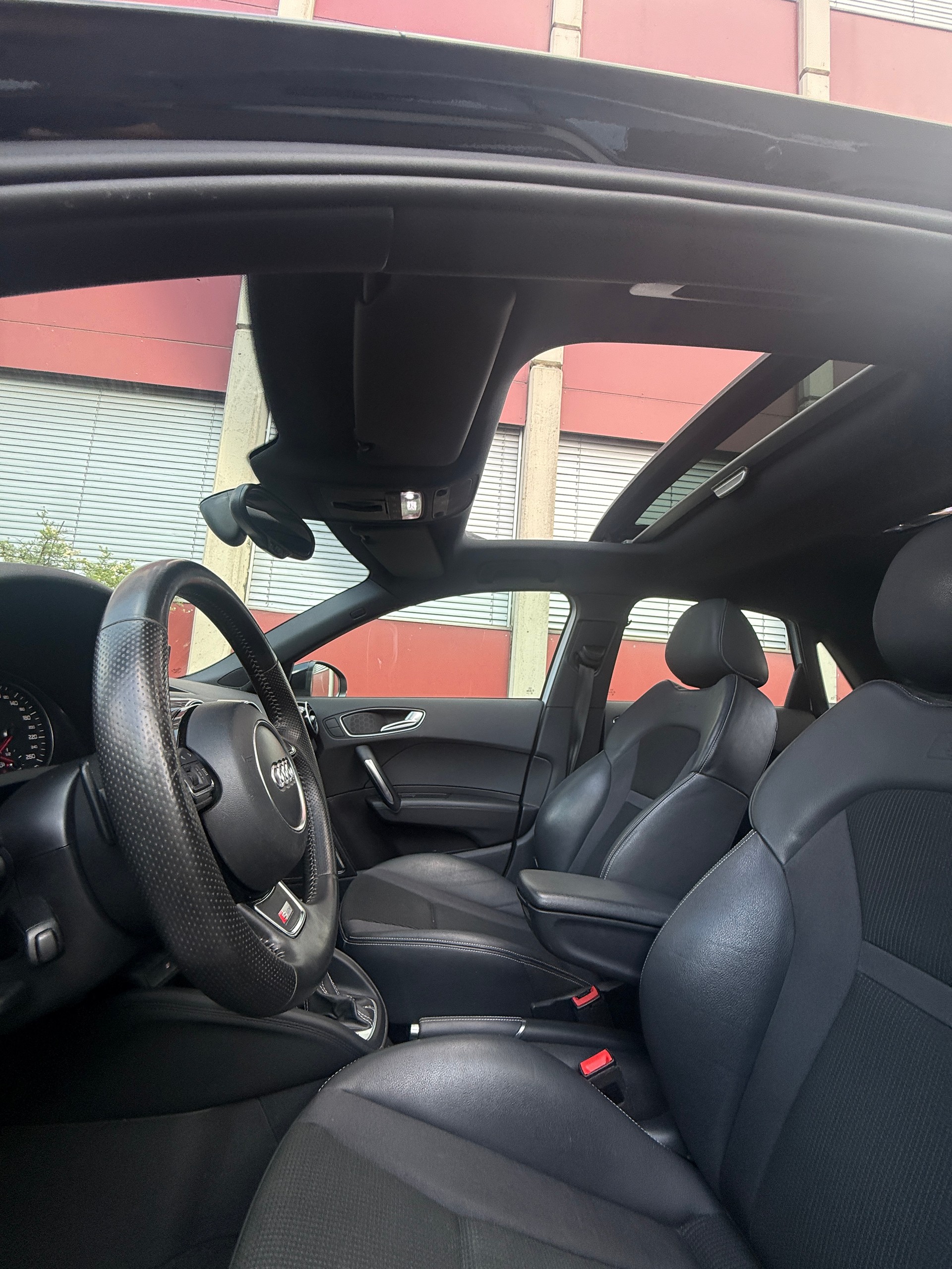 AUDI A1 Sportback Sport 1.4 TFSI Ambition S-tronic-image-5