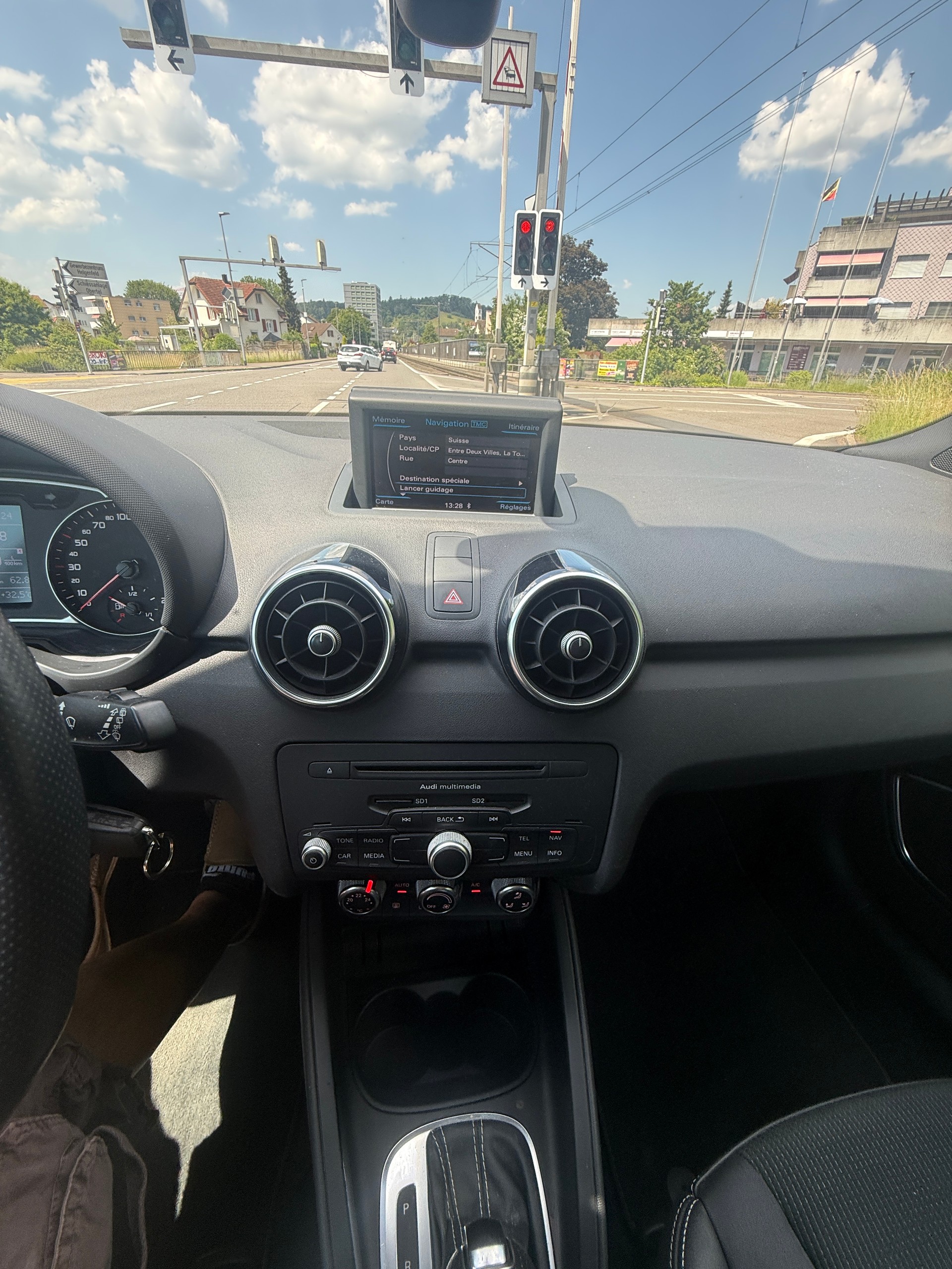 AUDI A1 Sportback Sport 1.4 TFSI Ambition S-tronic-image-28