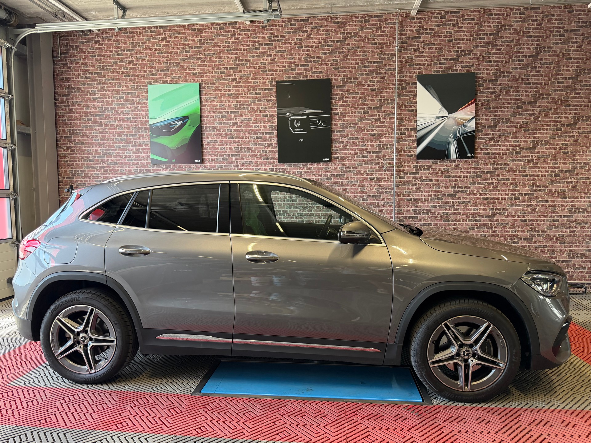 MERCEDES-BENZ GLA 250 e 8G-DCT AMG LINE-image-4