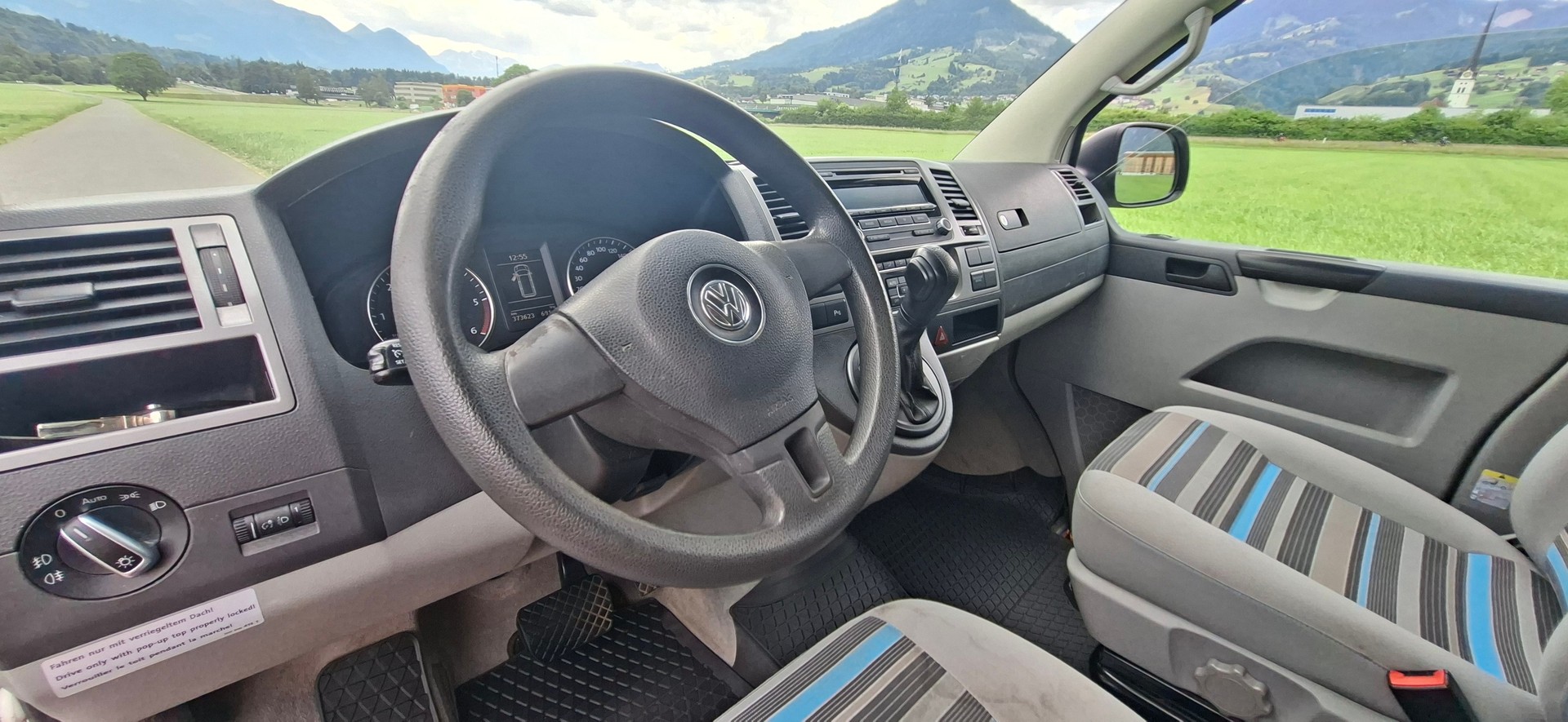 VW T5 California 2.0 TDI Beach DSG-image-11