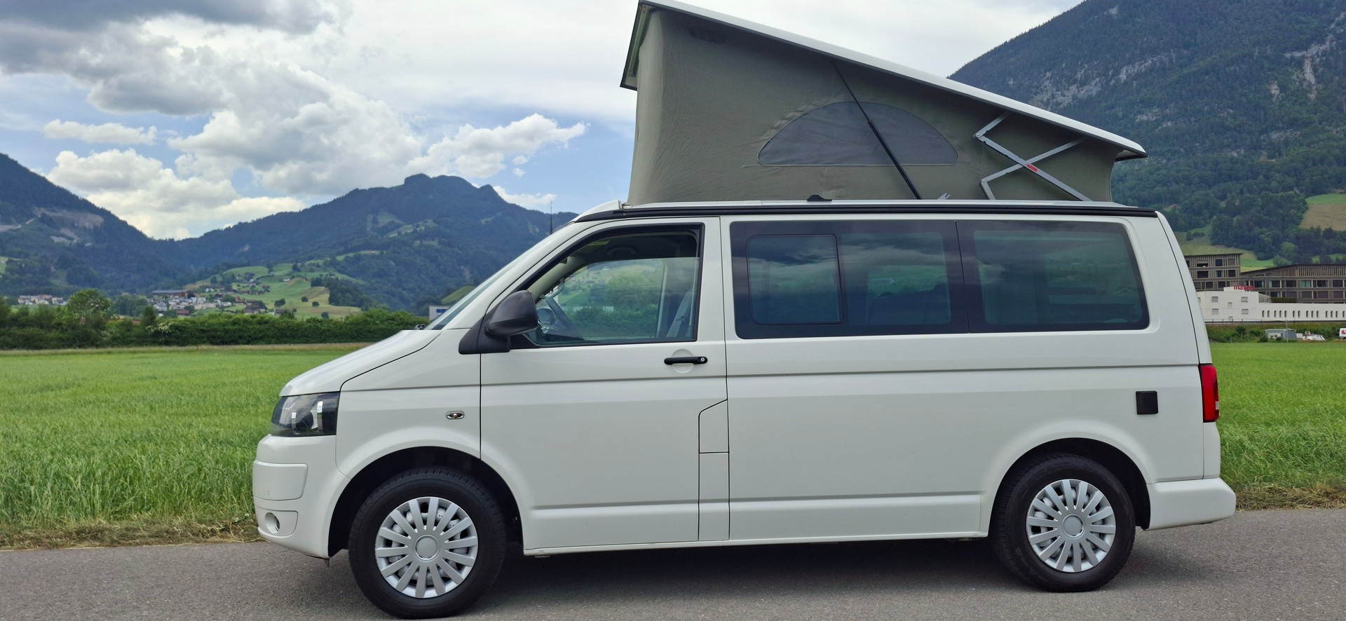 VW T5 California 2.0 TDI Beach DSG-image-1