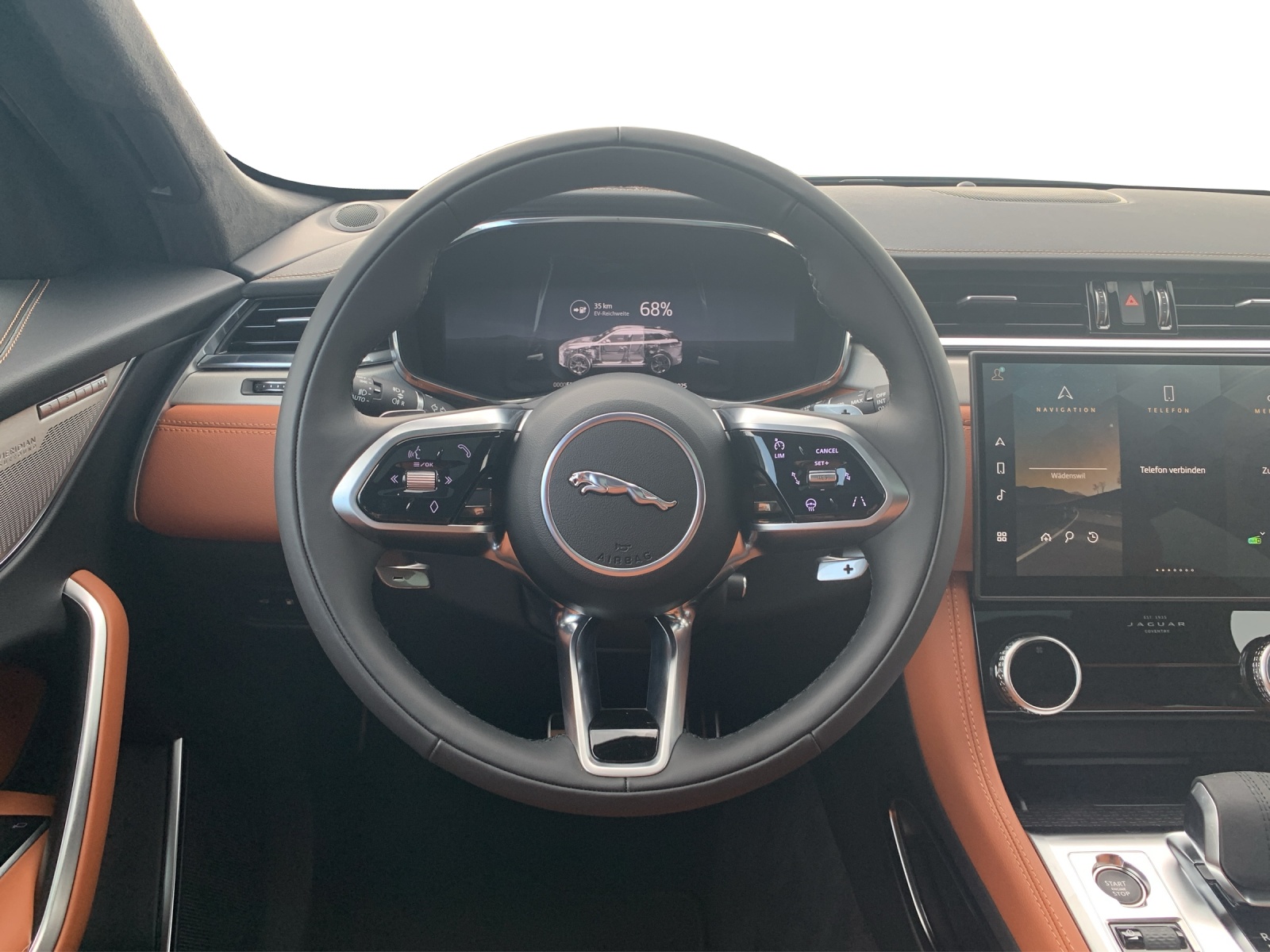 JAGUAR F-Pace 2.0 P400e R-Dynamic HSE 90th Anniversary Ed. AWD 90-image-5