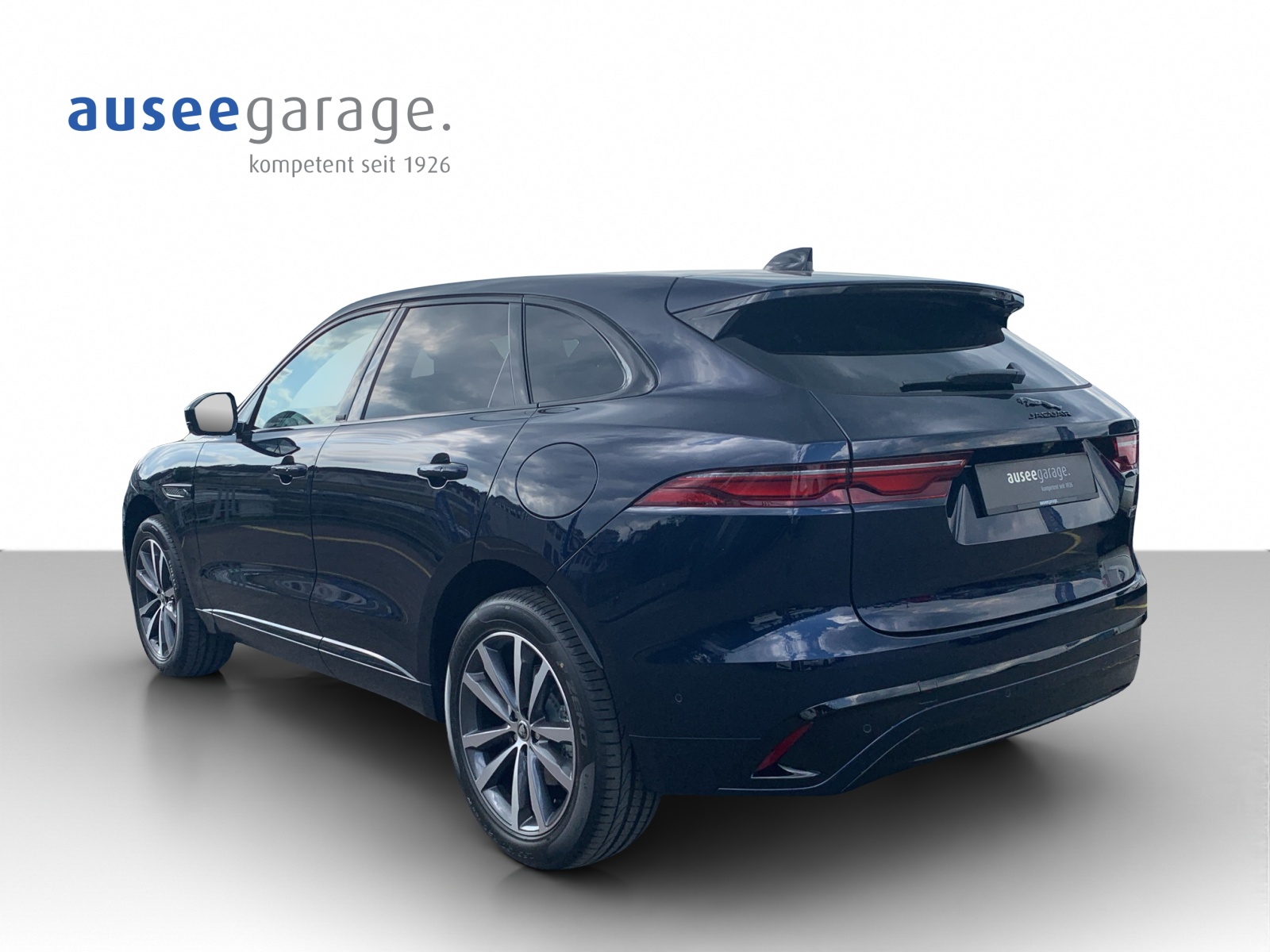 JAGUAR F-Pace 2.0 P400e R-Dynamic HSE 90th Anniversary Ed. AWD 90-image-2