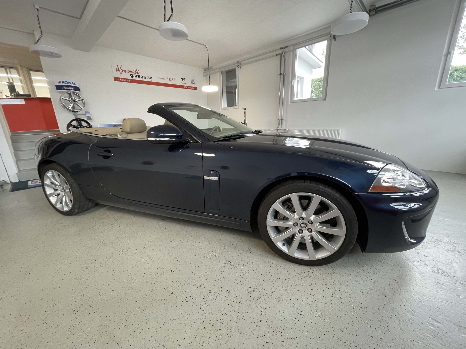 JAGUAR XK Convertible 5.0 V8 Special Edition-image-6