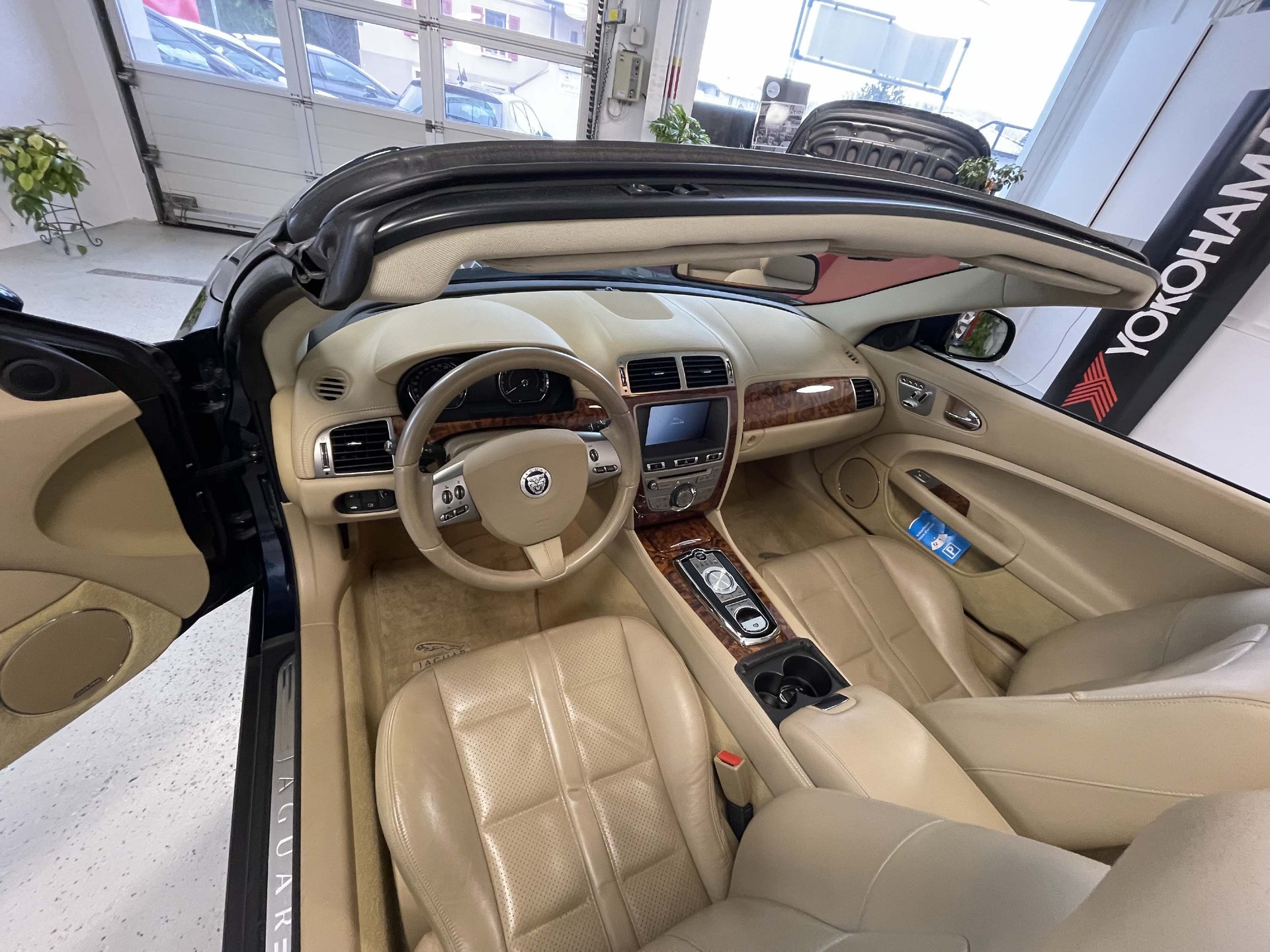 JAGUAR XK Convertible 5.0 V8 Special Edition-image-11