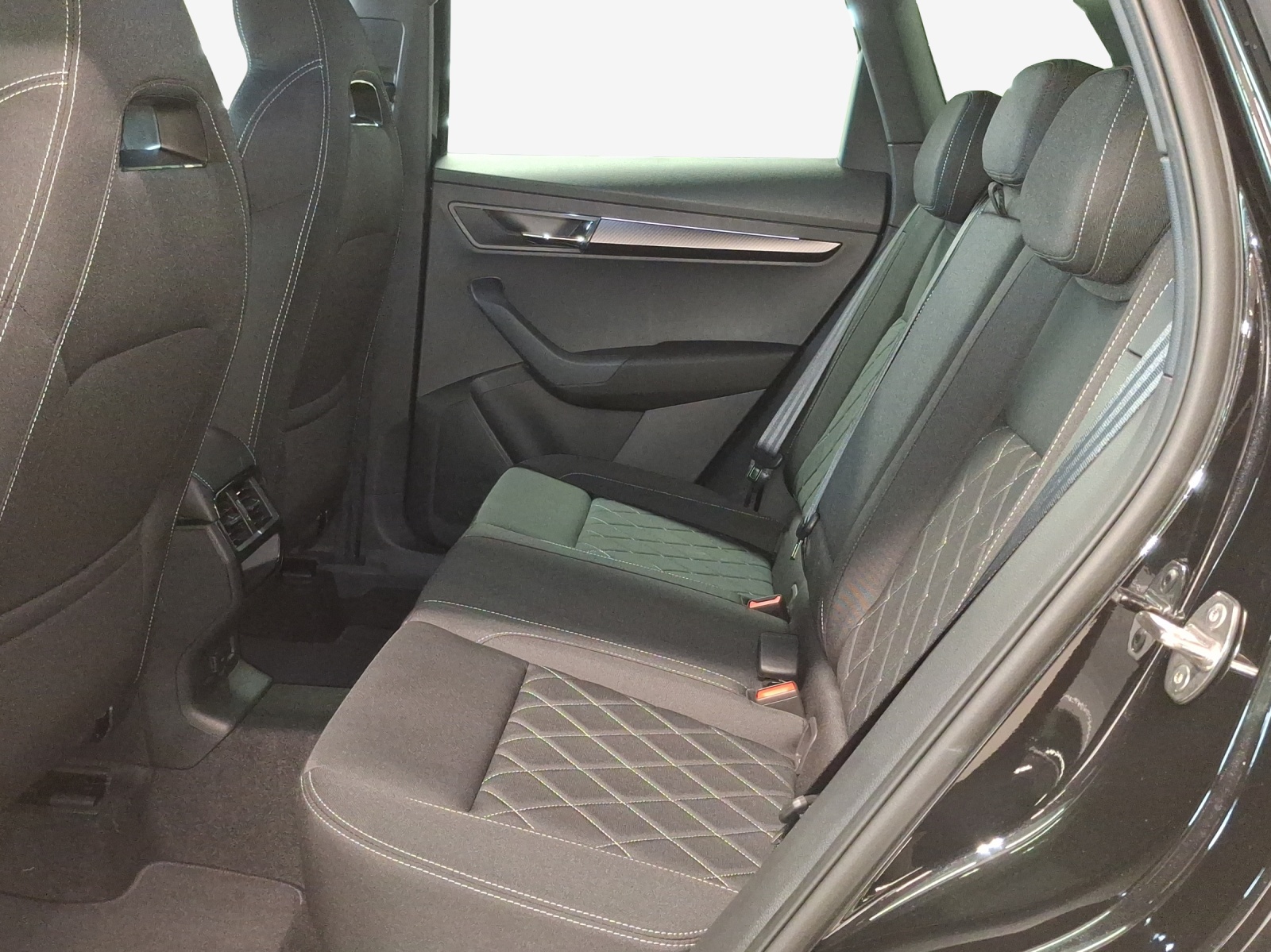 SKODA Karoq Dynamic Limited Edition-image-11