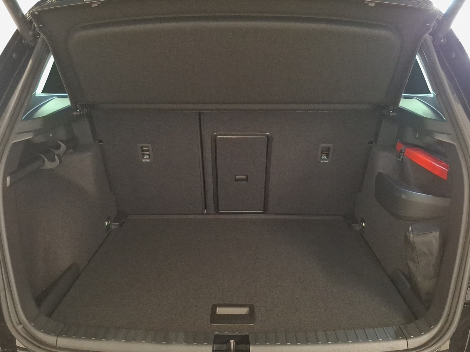 SKODA Karoq Dynamic Limited Edition-image-12