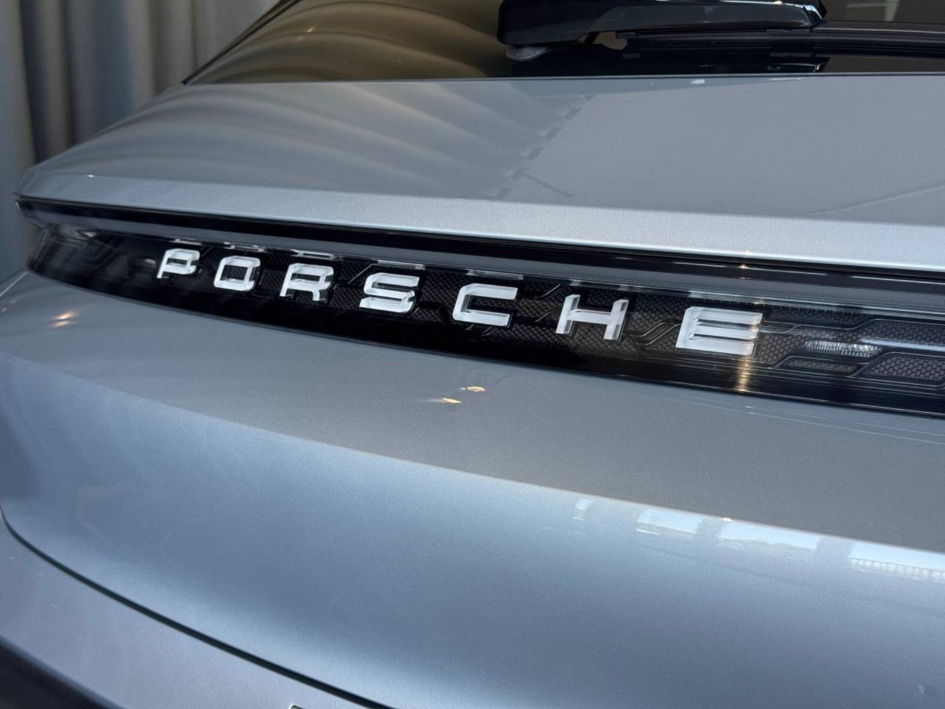 PORSCHE Taycan Turbo S Sport Turismo-image-33