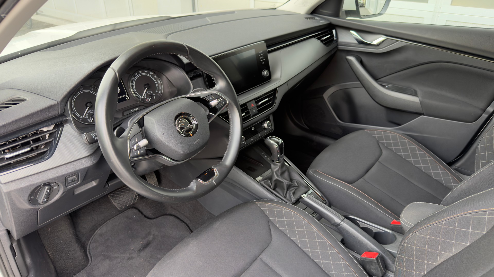 SKODA Kamiq 1.5 TSI Fresh DSG-image-14