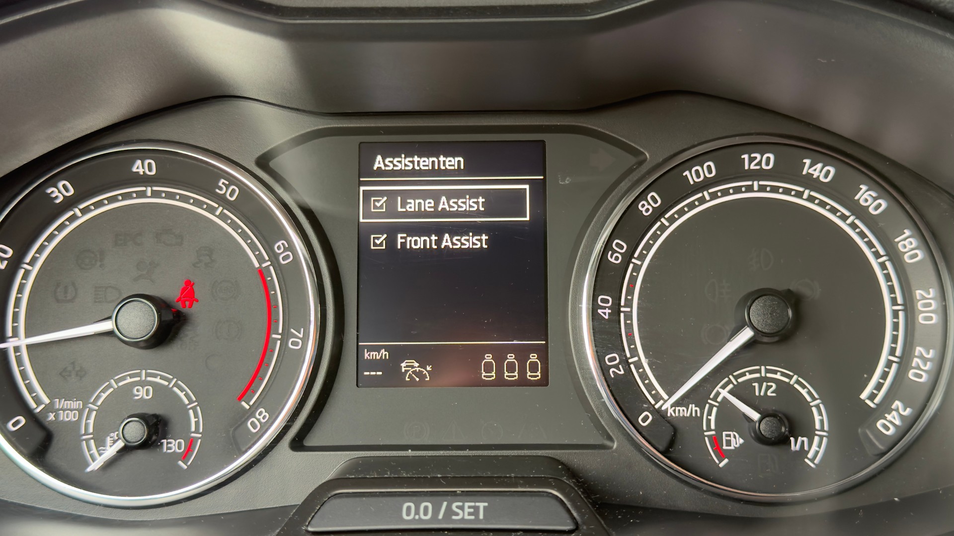 SKODA Kamiq 1.5 TSI Fresh DSG-image-6