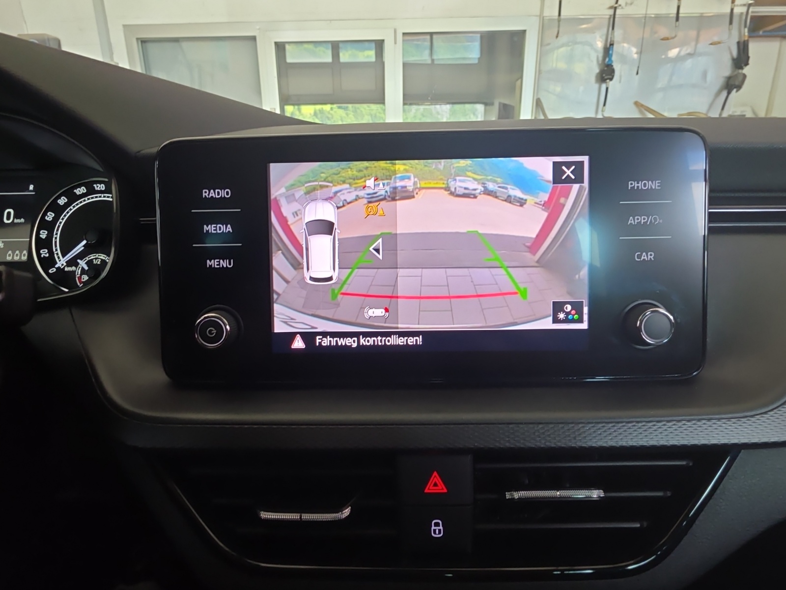 SKODA Kamiq 1.5 TSI Fresh DSG-image-12