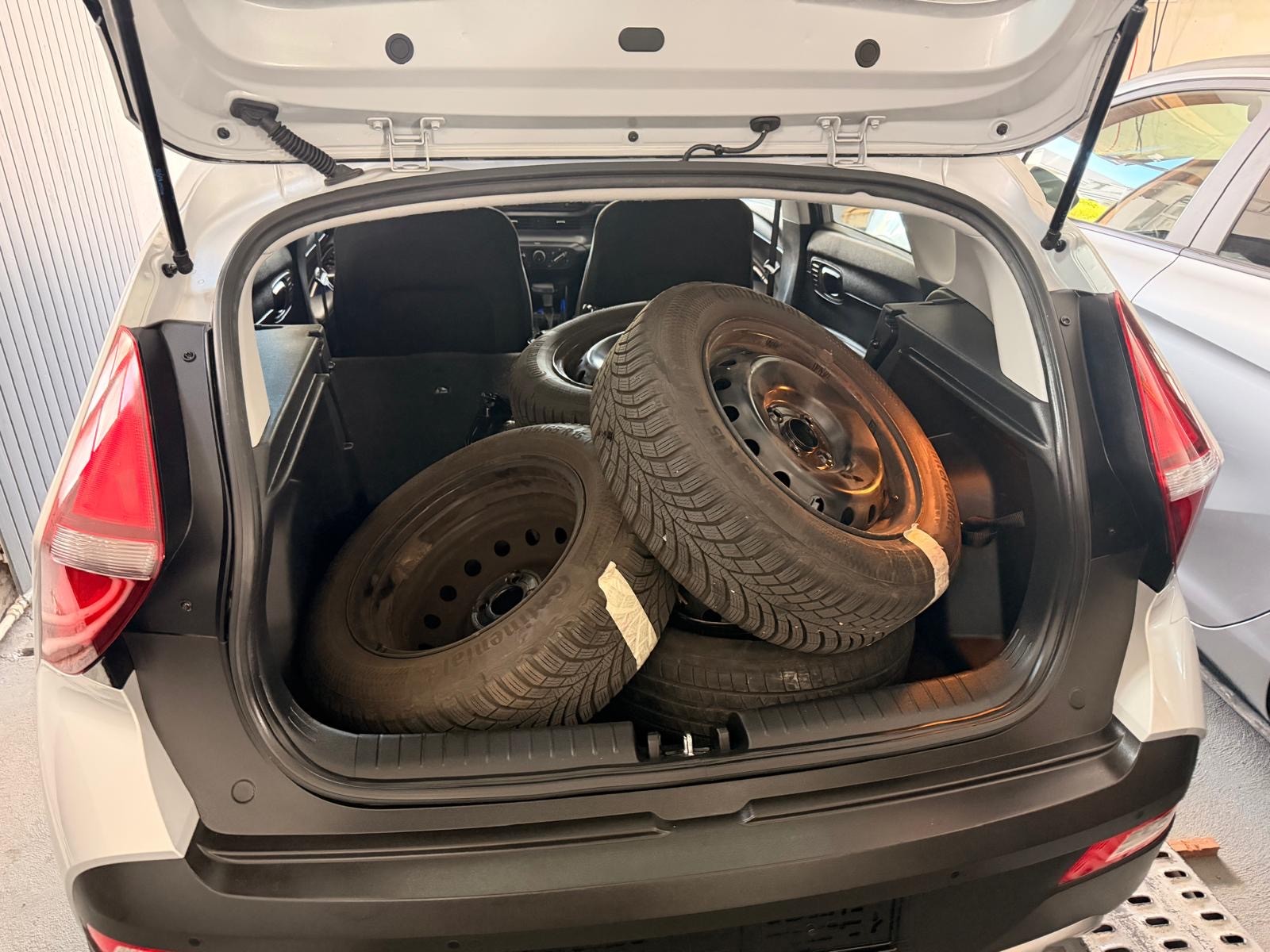 HYUNDAI Bayon 1.0 T-GDi Amplia DCT-image-10