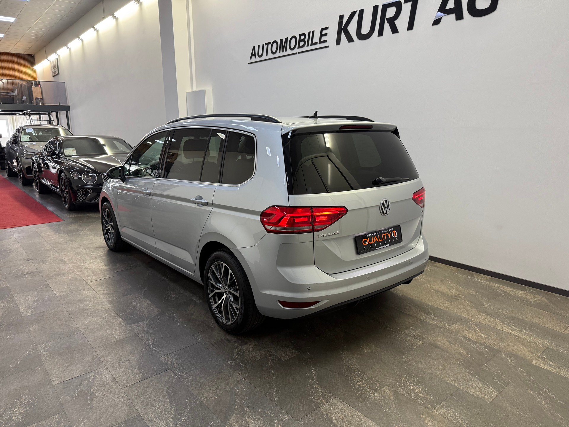 VW Touran 1.6 TDI BlueMotion Technology Trendline DSG-image-3