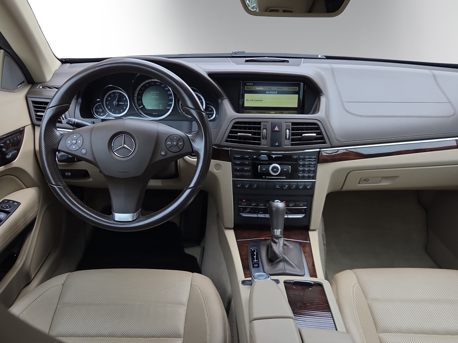 MERCEDES-BENZ E 350 CGI BlueEfficiency 7G-Tronic-image-10