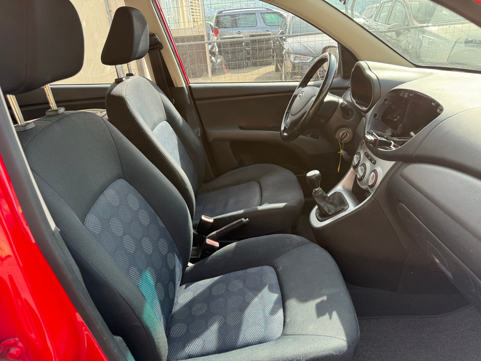 HYUNDAI i10 1.1 Style-image-4