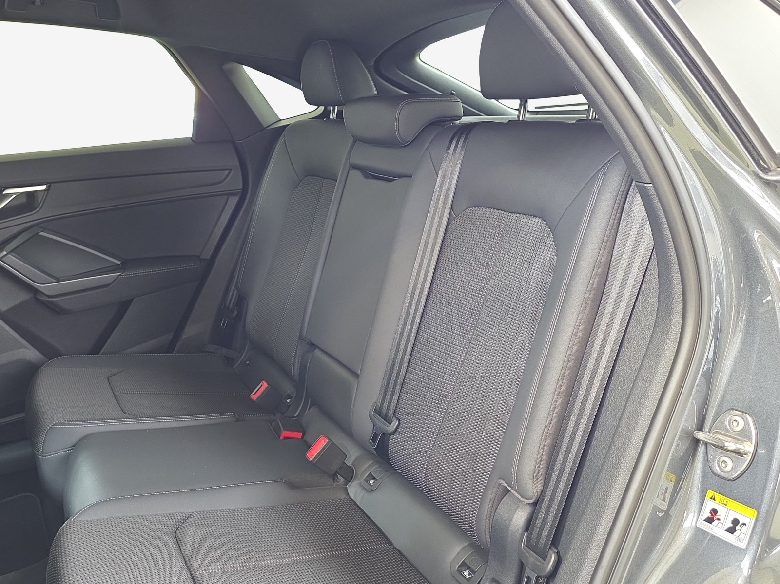 AUDI Q3 Sportback 35 TFSI S line Attraction S-tronic-image-11