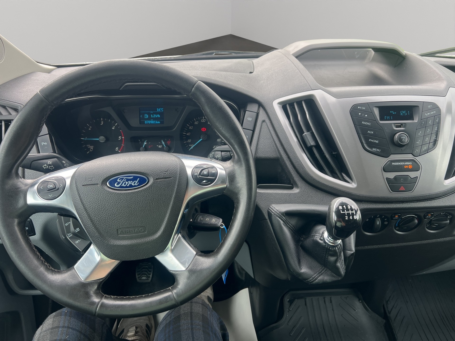 FORD Transit Van 350 L3H2 Ambiente 4WD-image-13