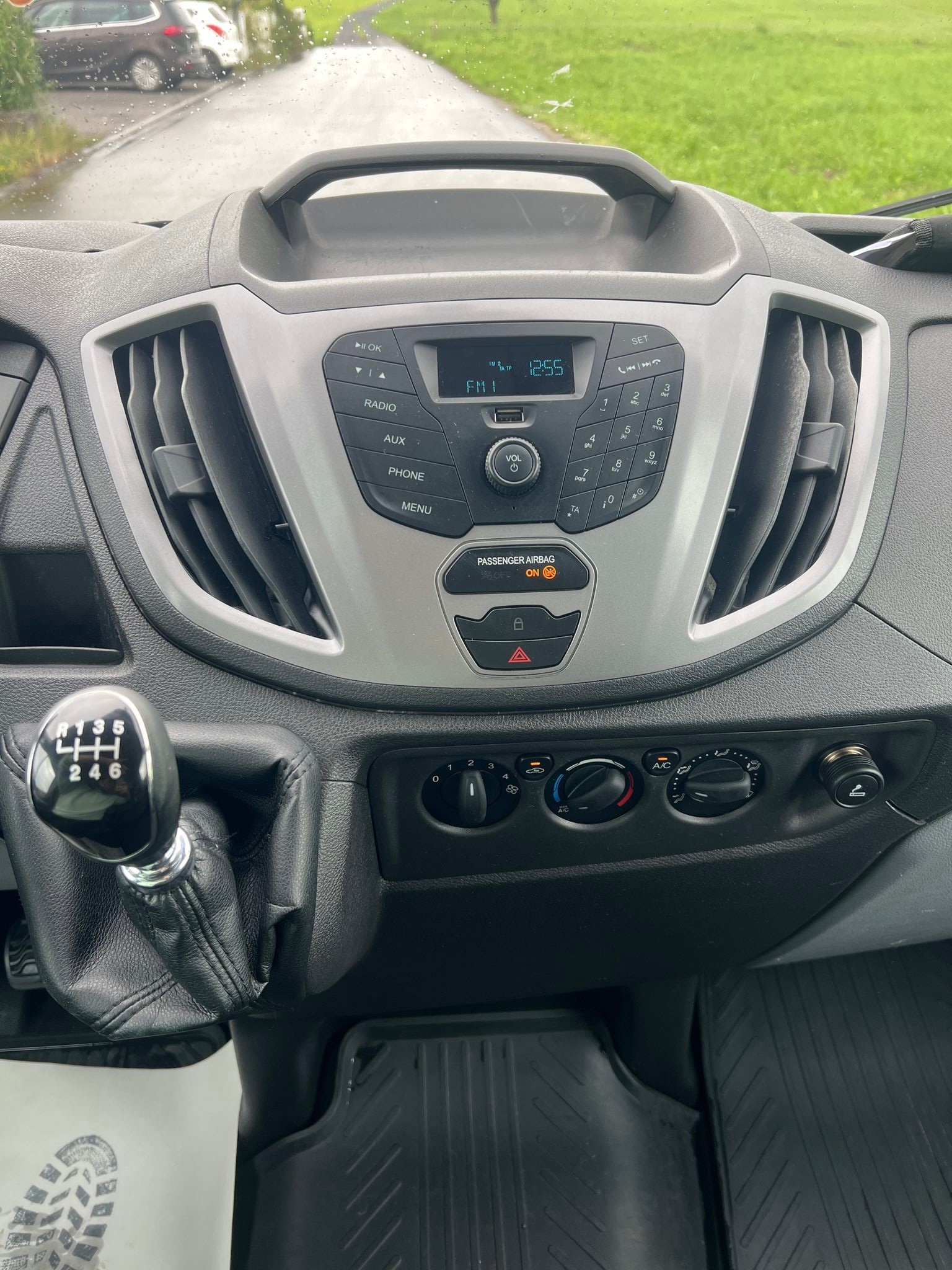FORD Transit Van 350 L3H2 Ambiente 4WD-image-12